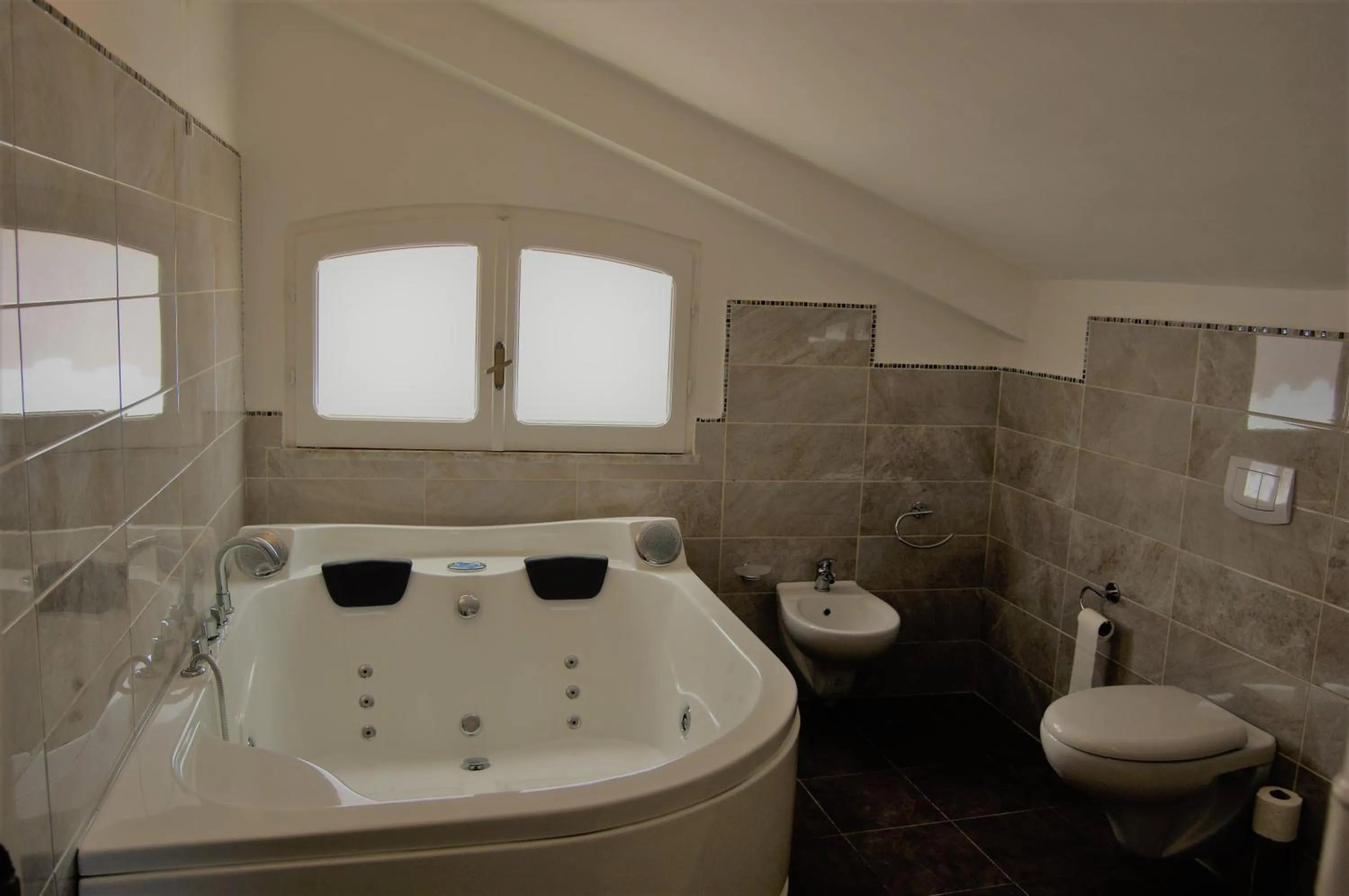 Hot Tub in B&B The Tower