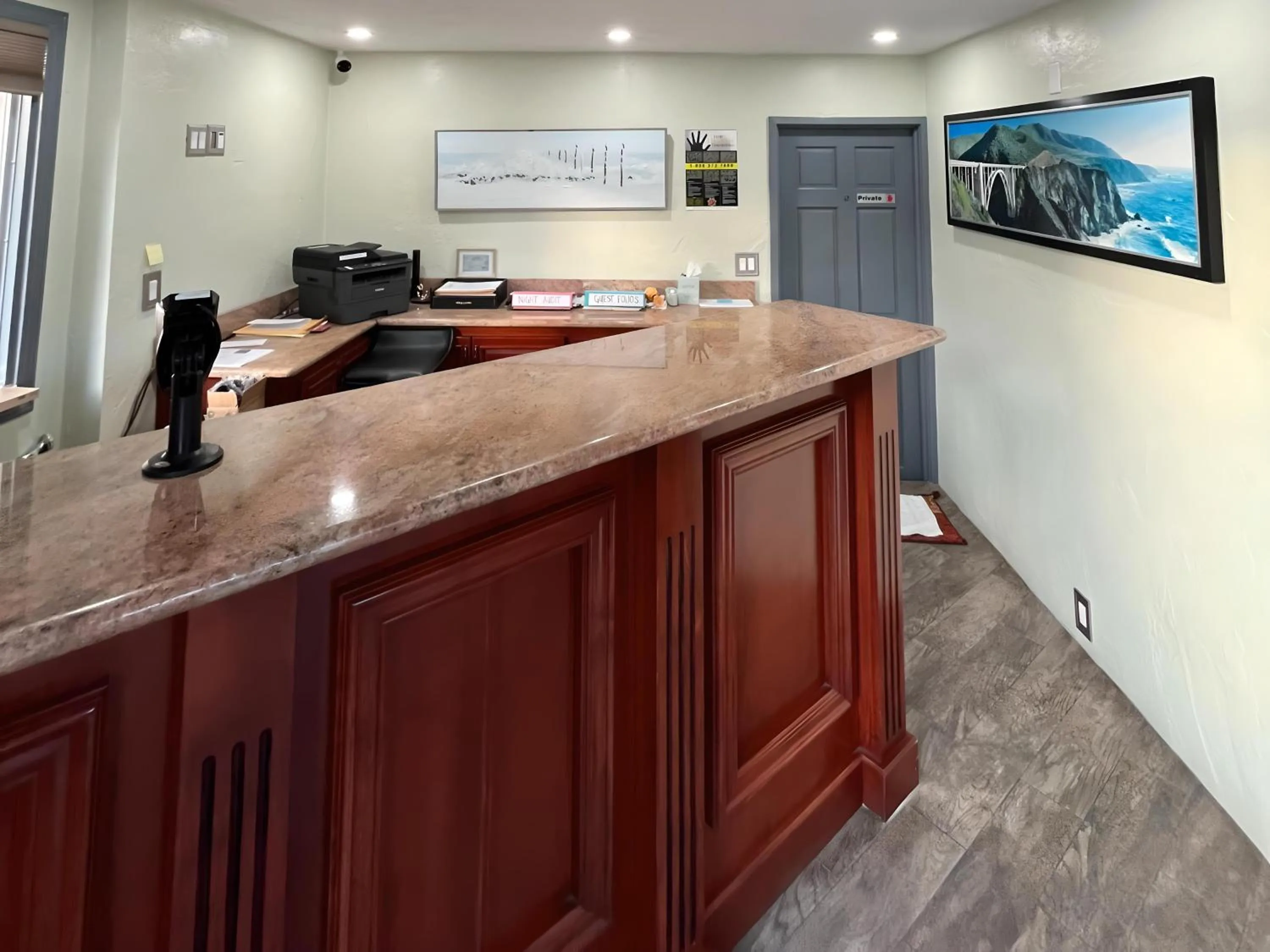 Lobby or reception in Inn By the Bay Monterey