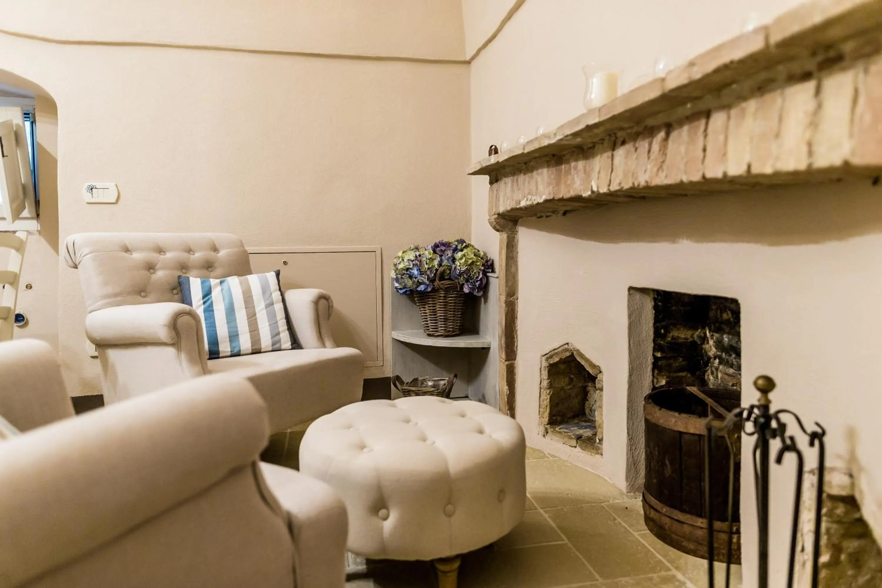 Communal lounge/ TV room in Borgo San Gaetano