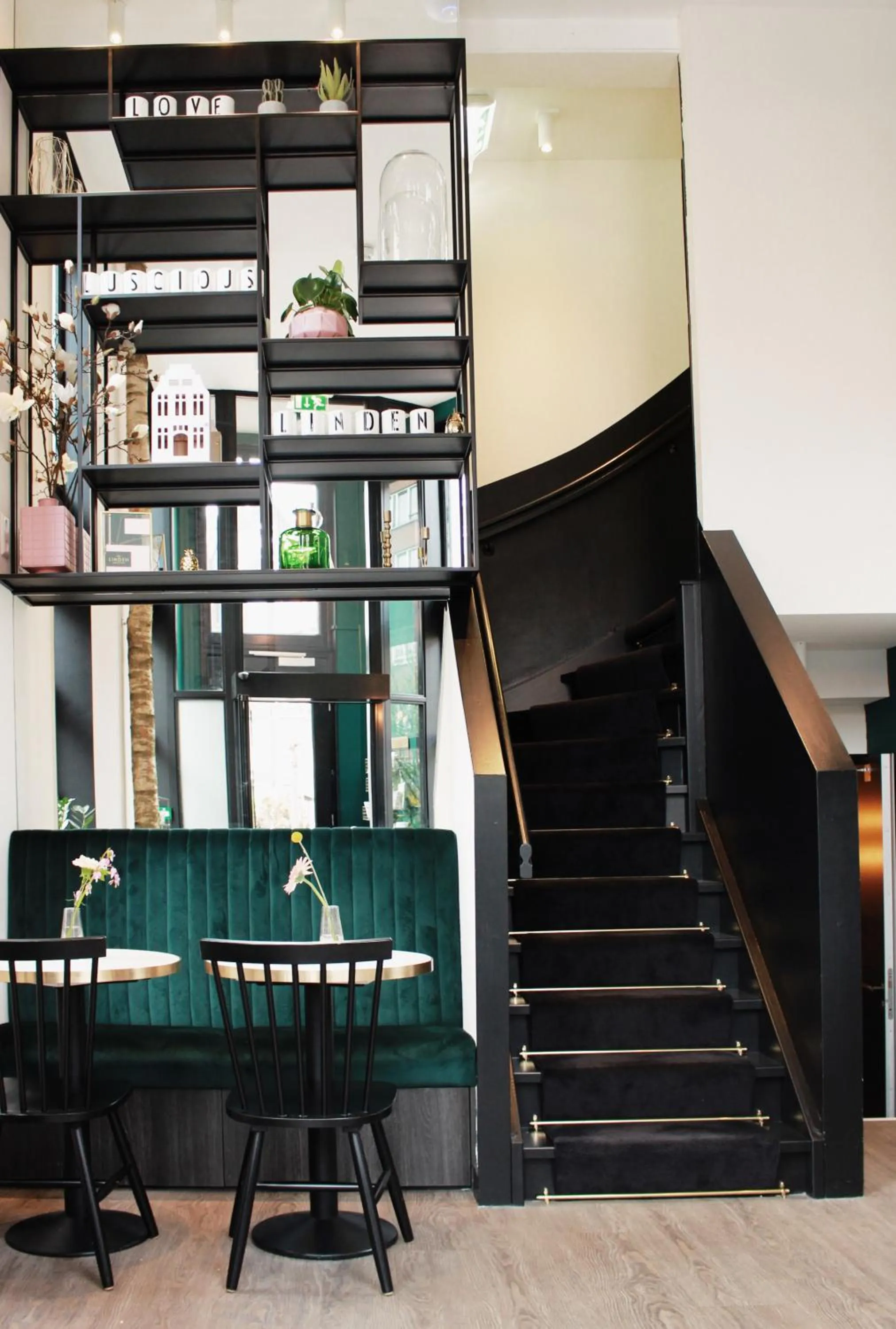 Lobby or reception in Linden Hotel