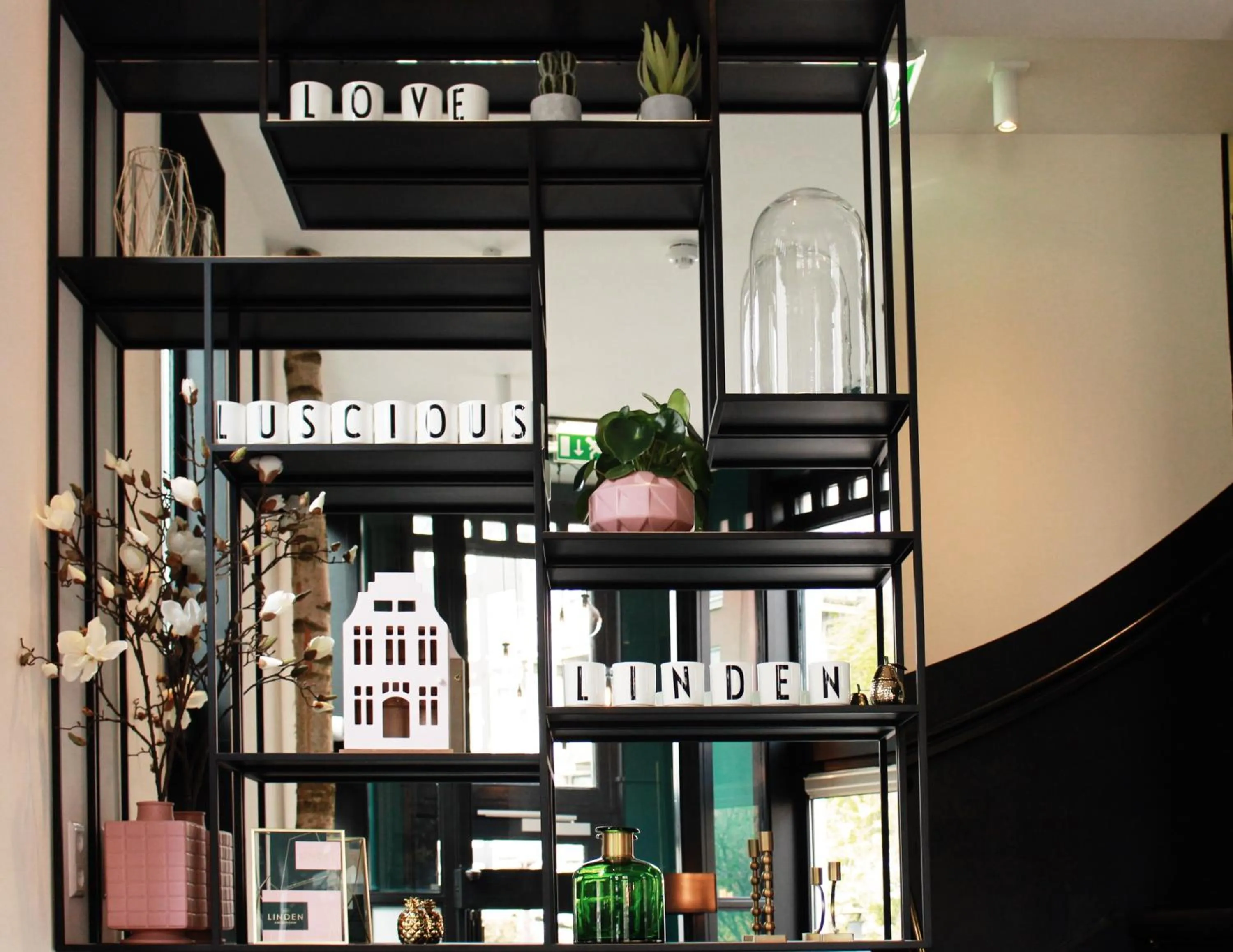 Lobby or reception in Linden Hotel