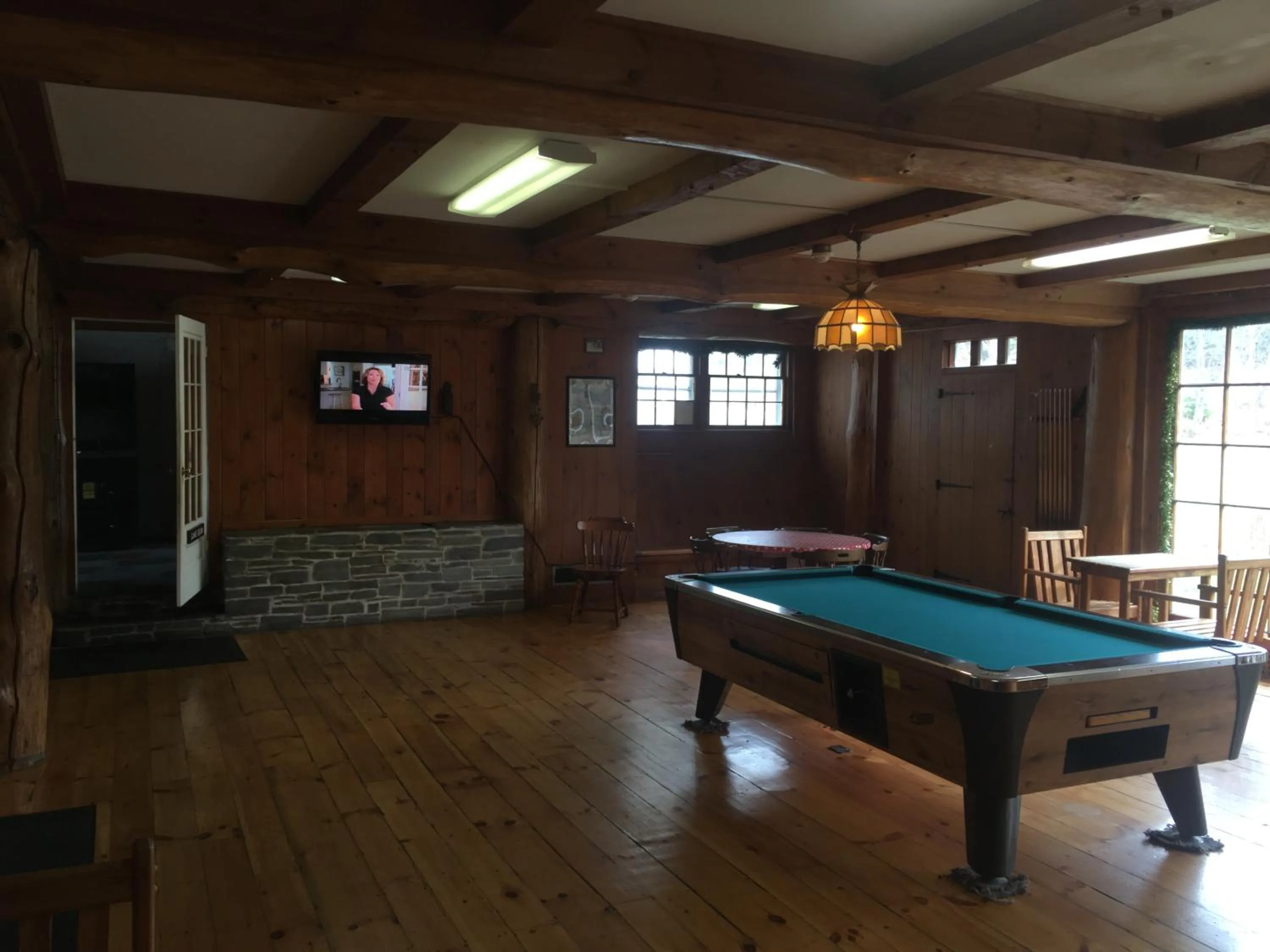 Billiard in Stonybrook Motel & Lodge