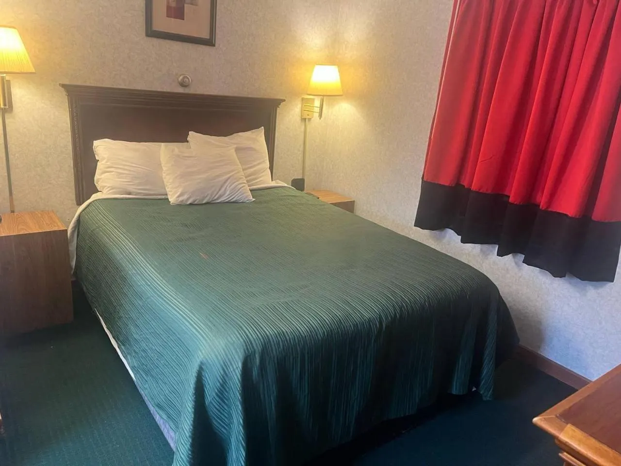 Bedroom, Bed in Stonybrook Motel & Lodge