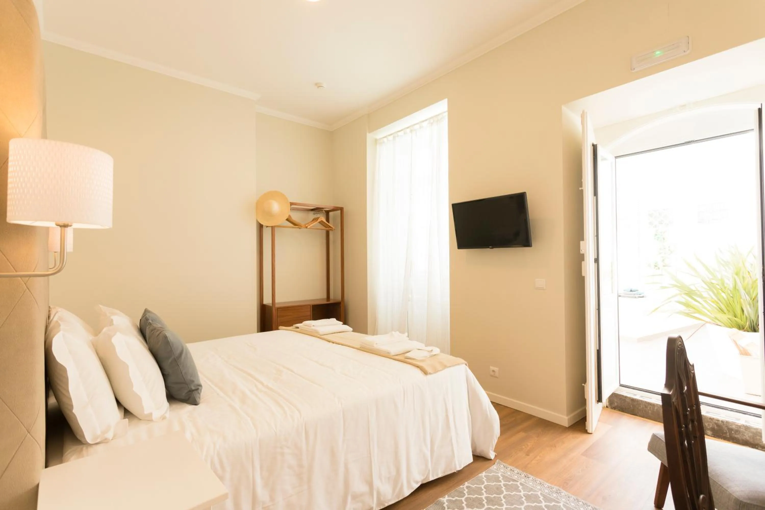 Bedroom, Bed in Ericeira Soul Guesthouse