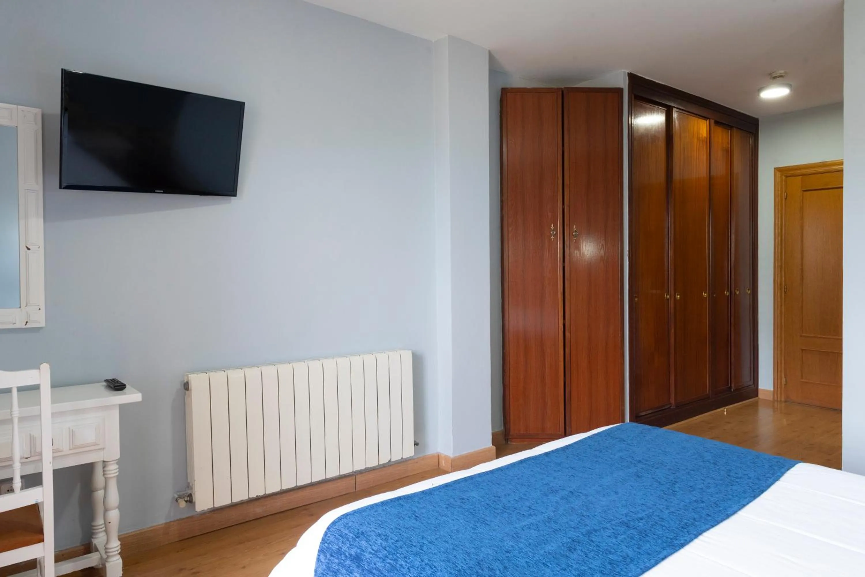 TV and multimedia, Bed in Hotel Campomar