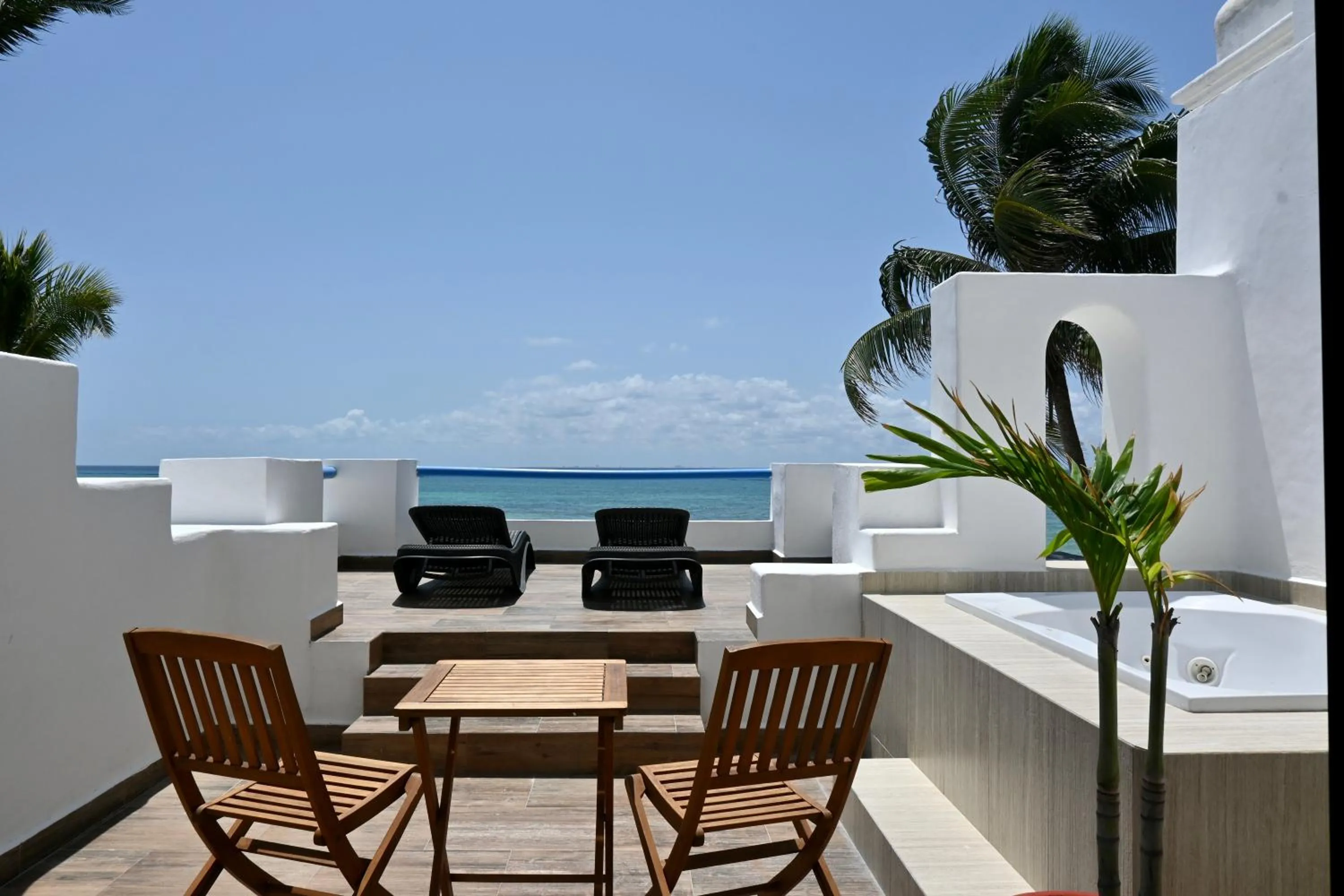 Day in Pelicano Inn Playa del Carmen - Beachfront Hotel