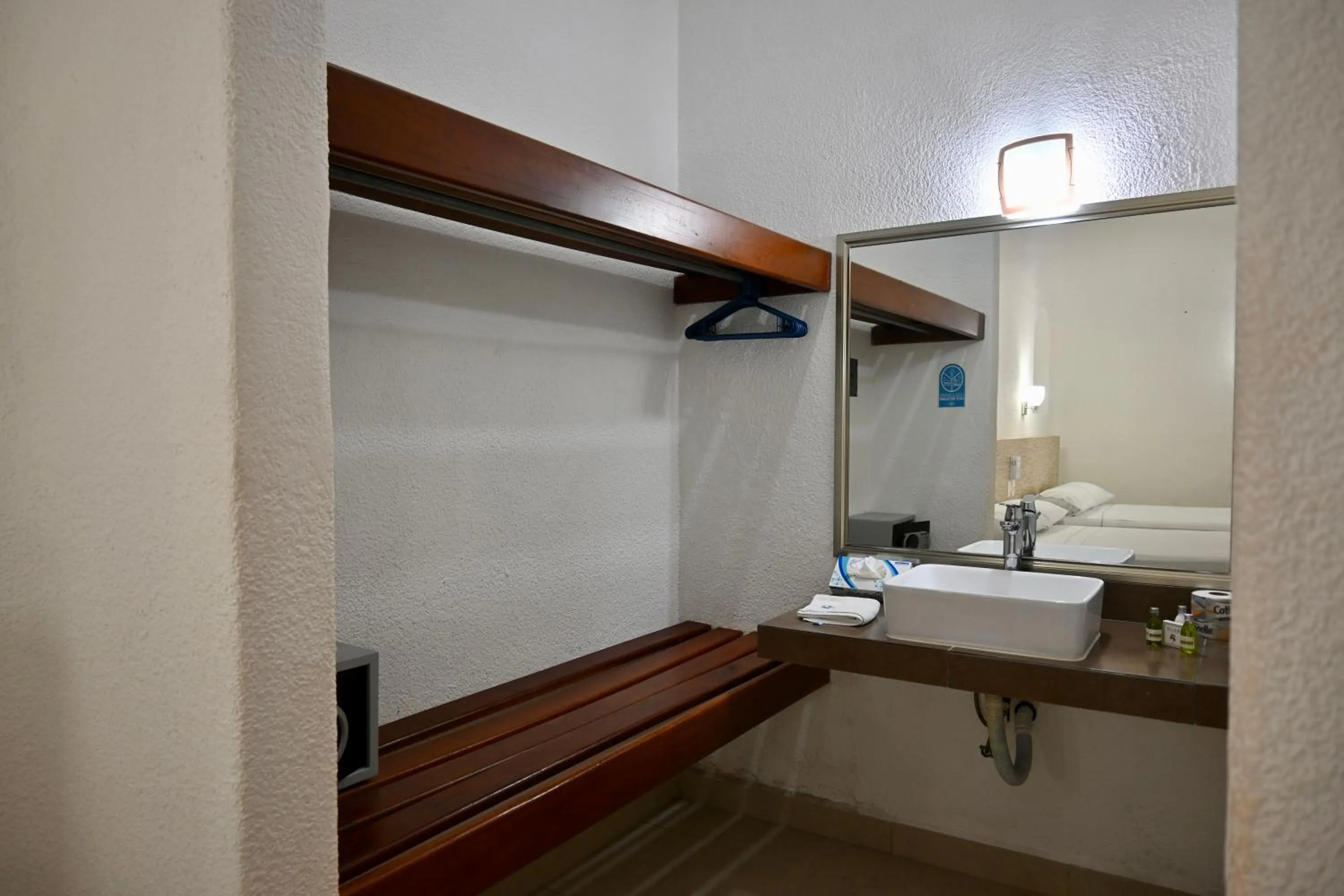 Bathroom in Pelicano Inn Playa del Carmen - Beachfront Hotel