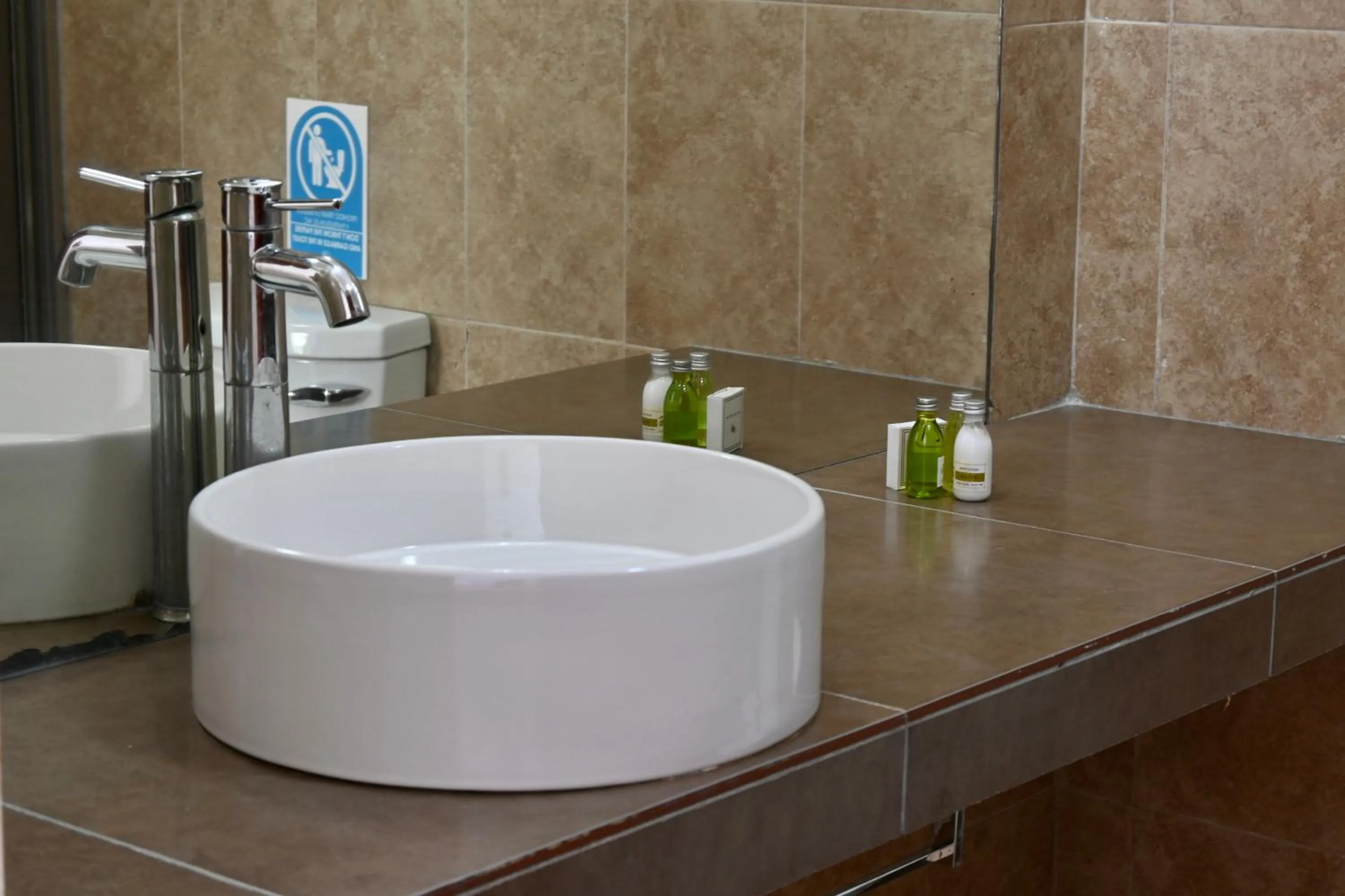 Bathroom in Pelicano Inn Playa del Carmen - Beachfront Hotel