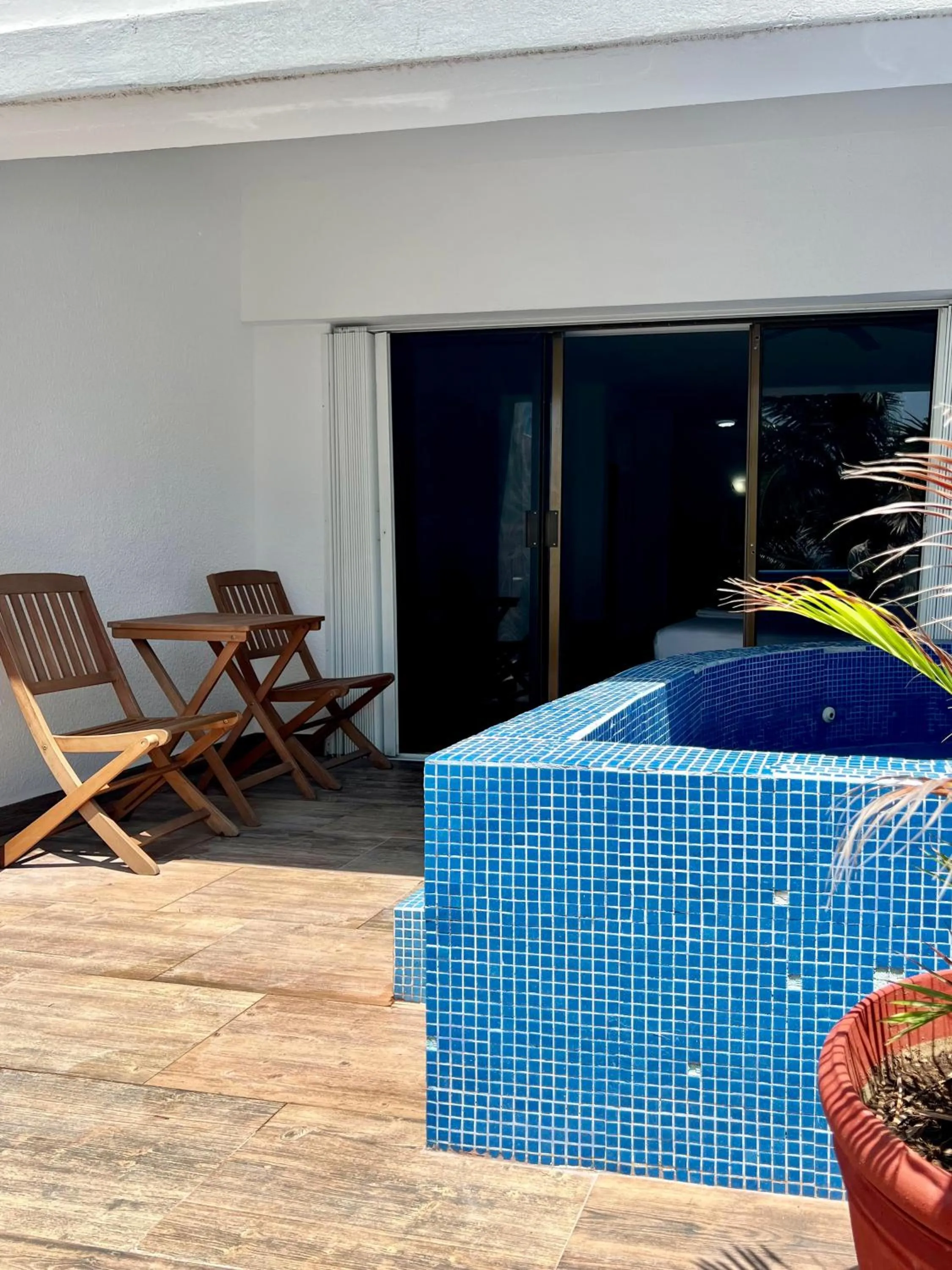 Day in Pelicano Inn Playa del Carmen - Beachfront Hotel