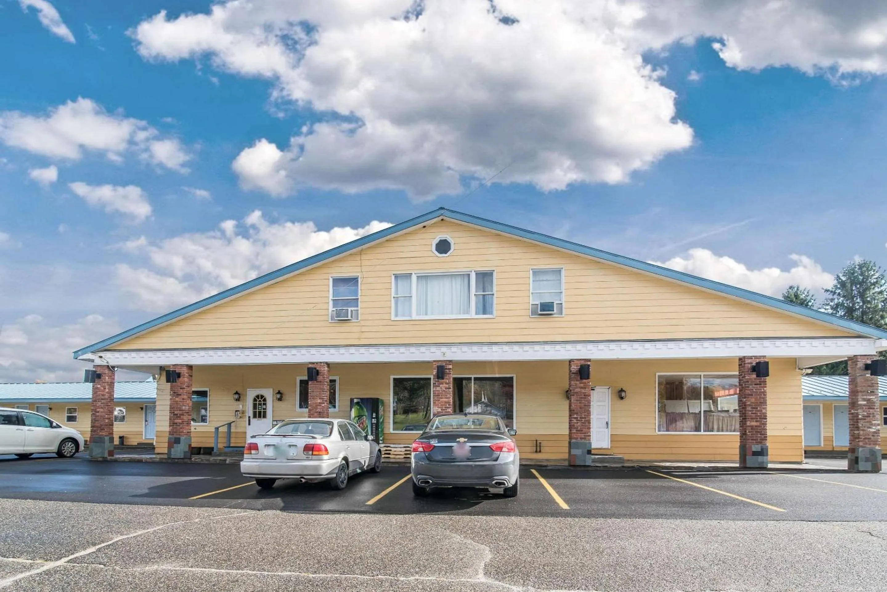 Property building in Rodeway Inn Bellows Falls