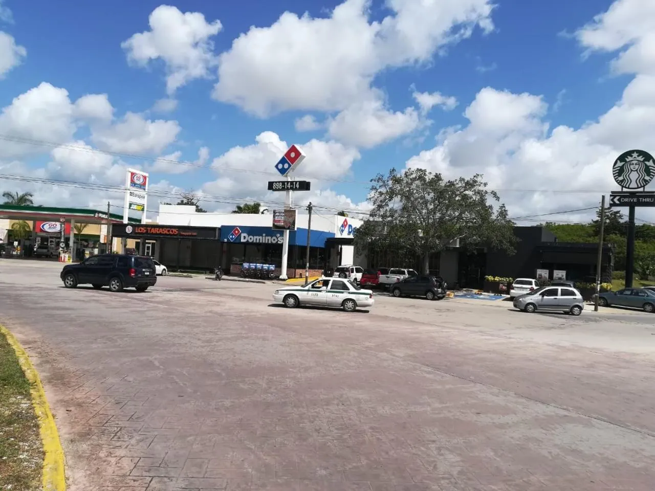 Restaurant/places to eat in Departamento en Dream Lagoons Cancun