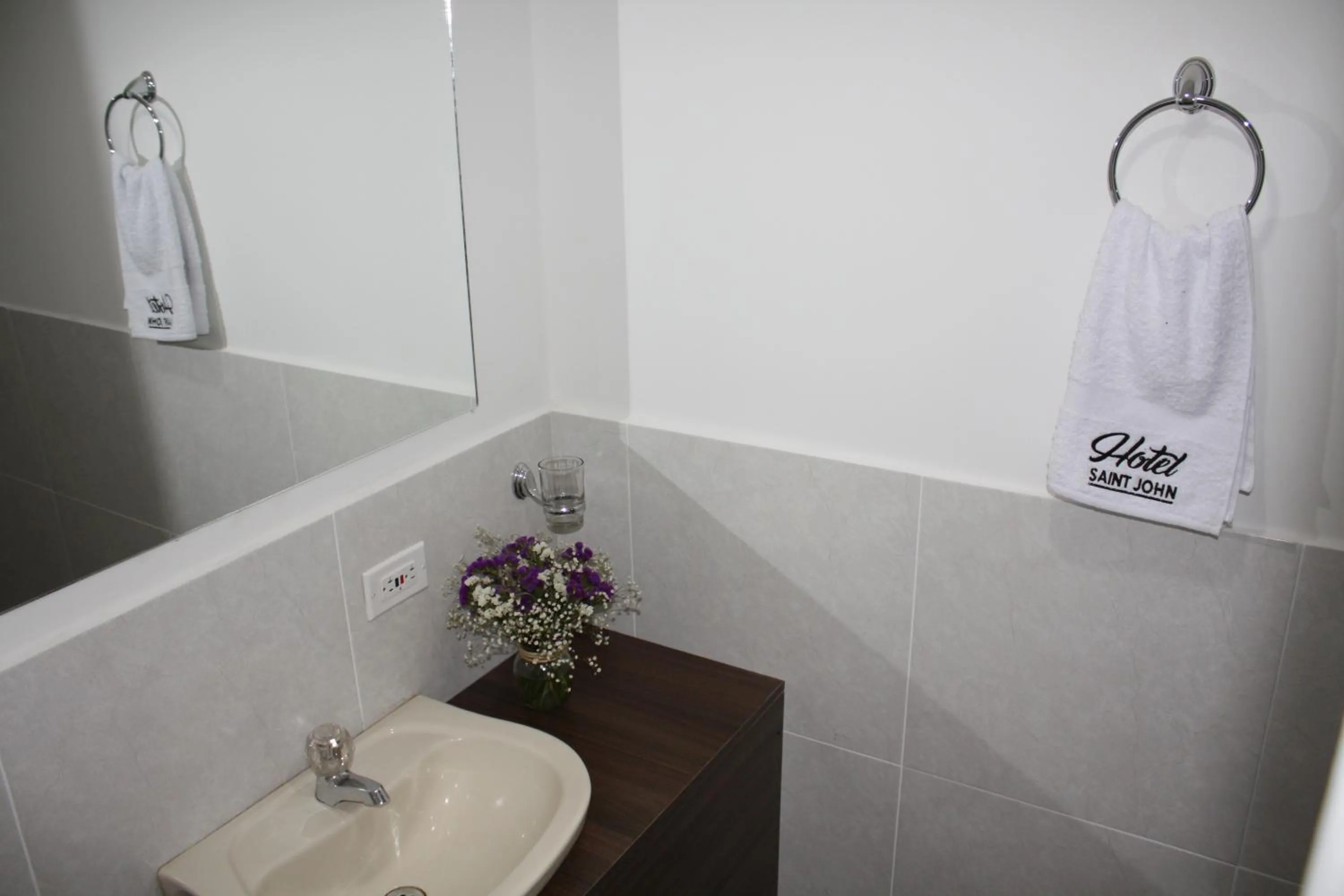 Bathroom in Hotel Saint John