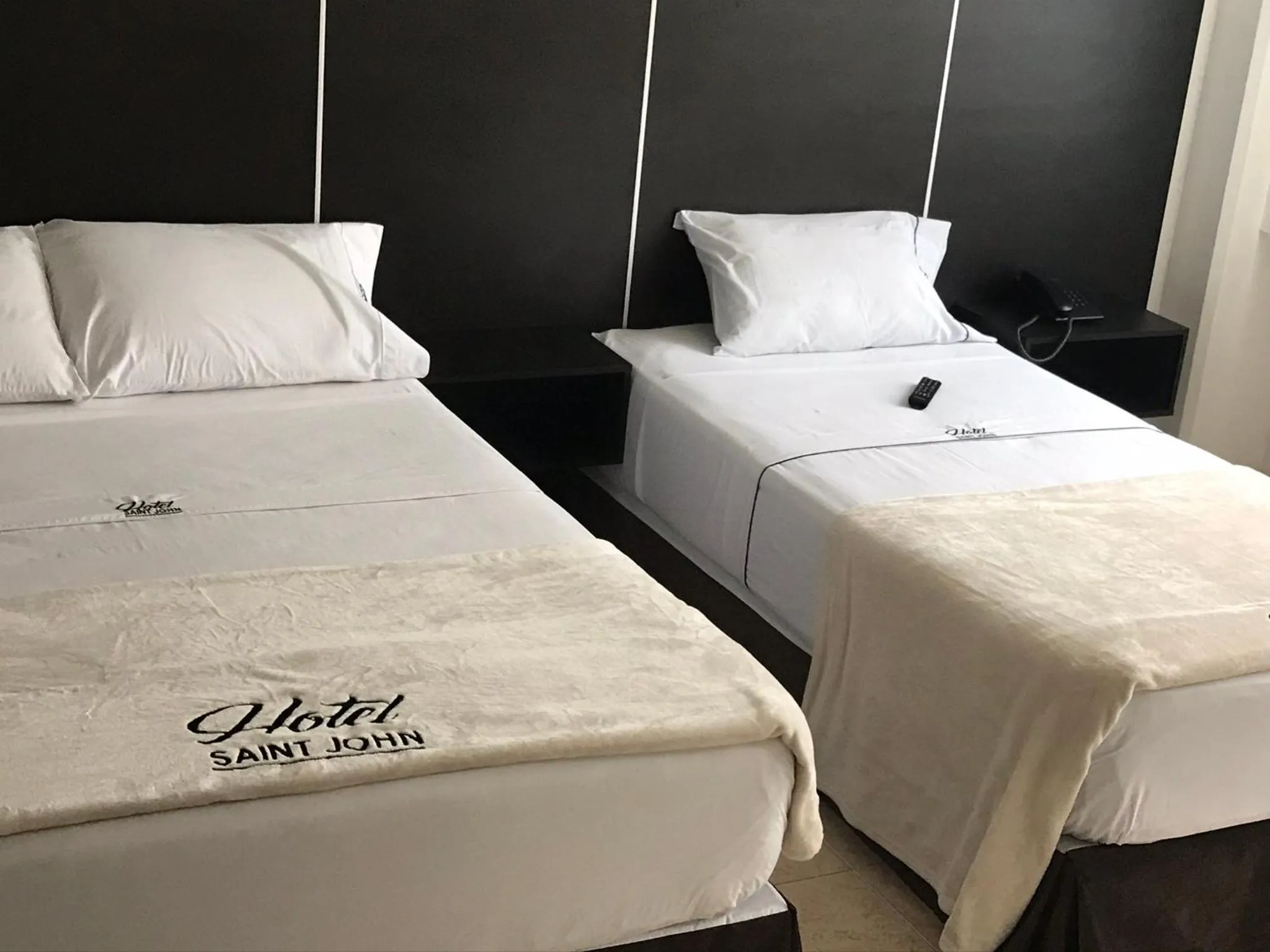 Bed in Hotel Saint John