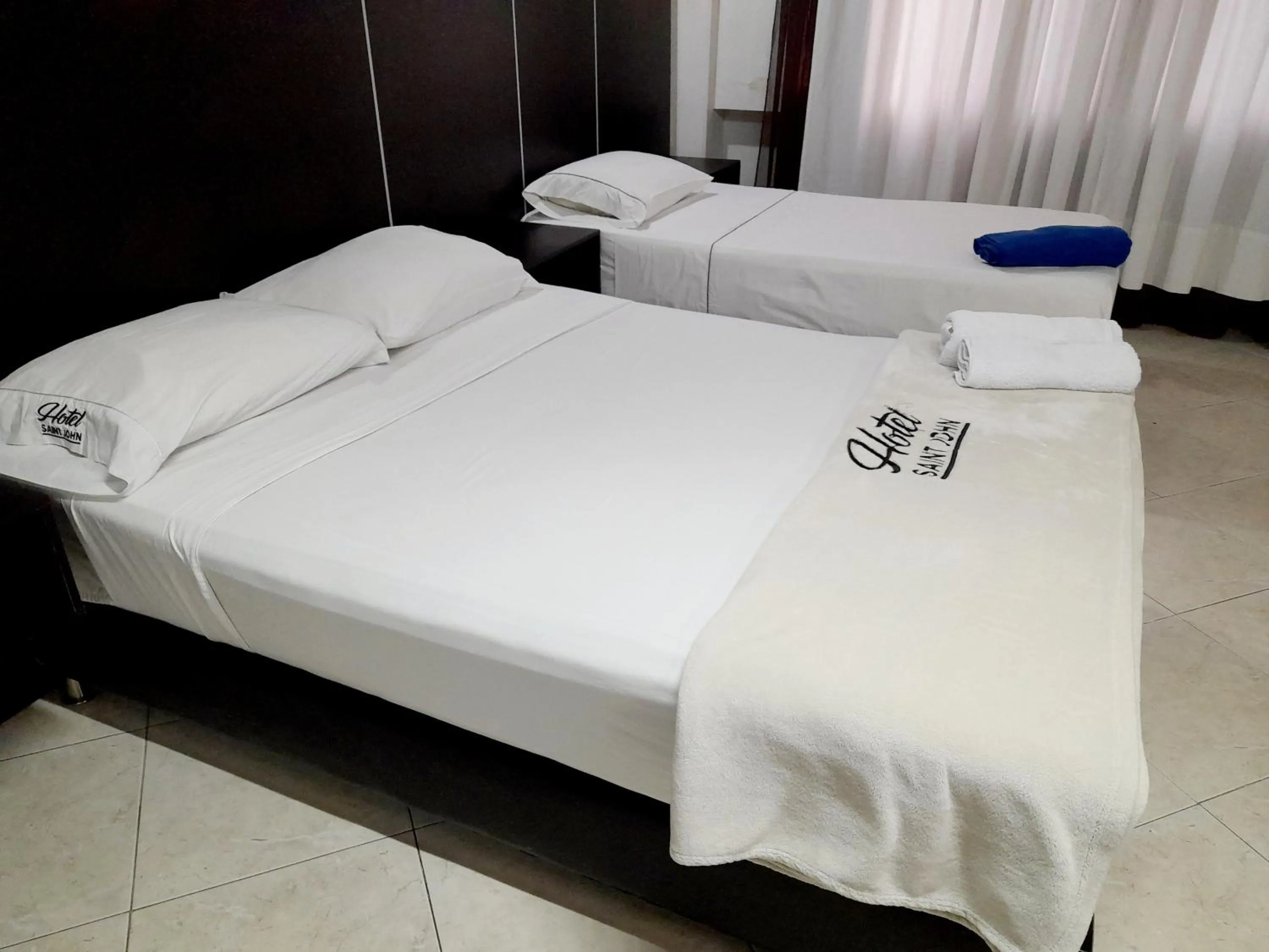 Bed in Hotel Saint John