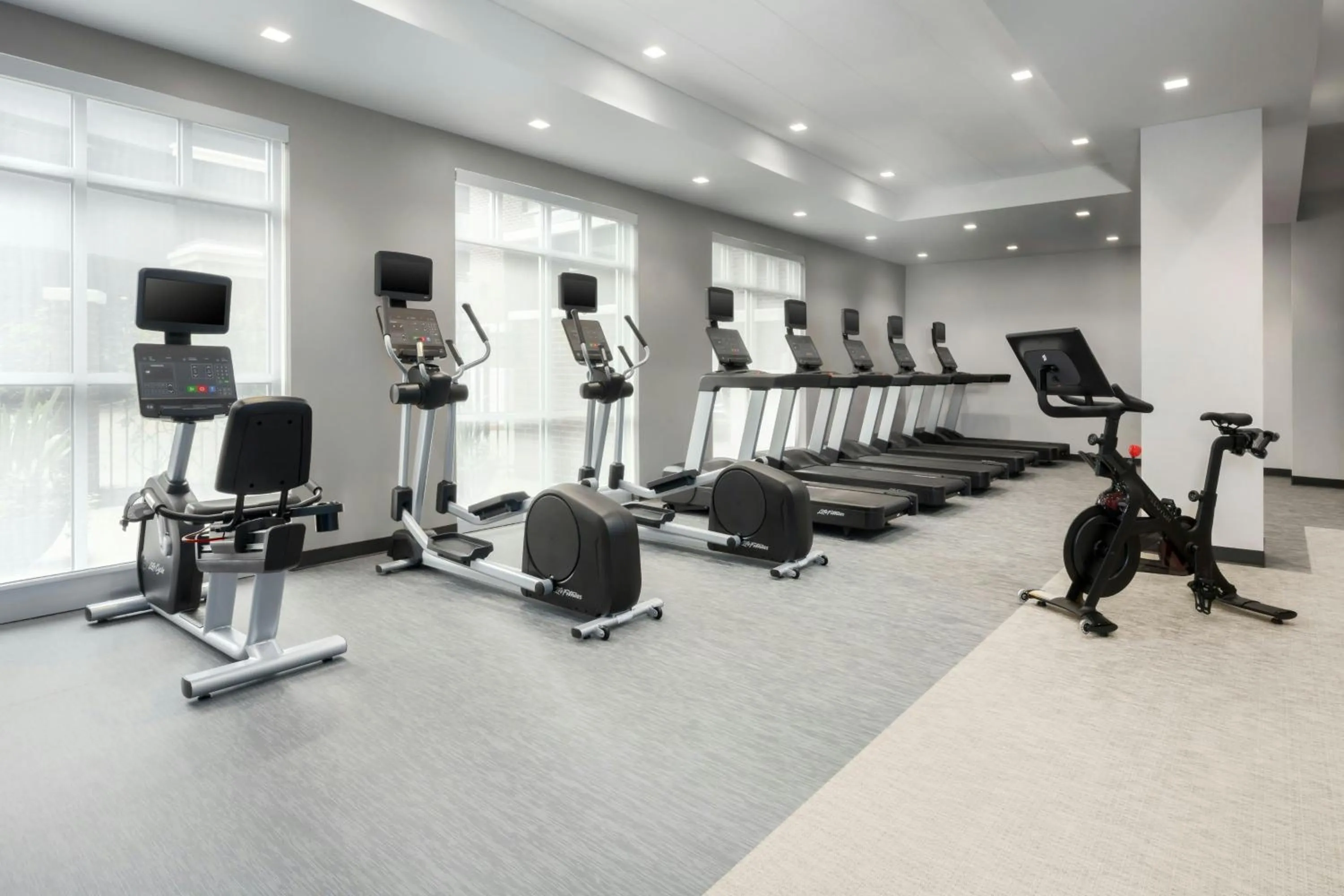 Fitness centre/facilities in Courtyard by Marriott Athens Downtown