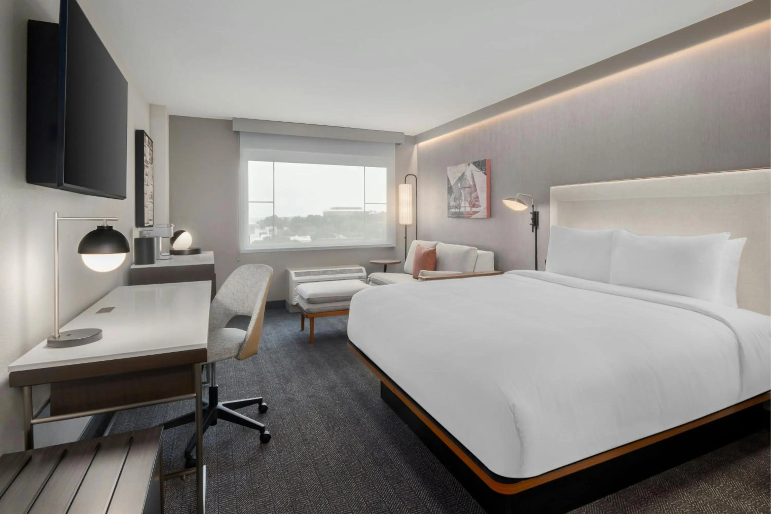 Photo of the whole room, Bed in Courtyard by Marriott Athens Downtown