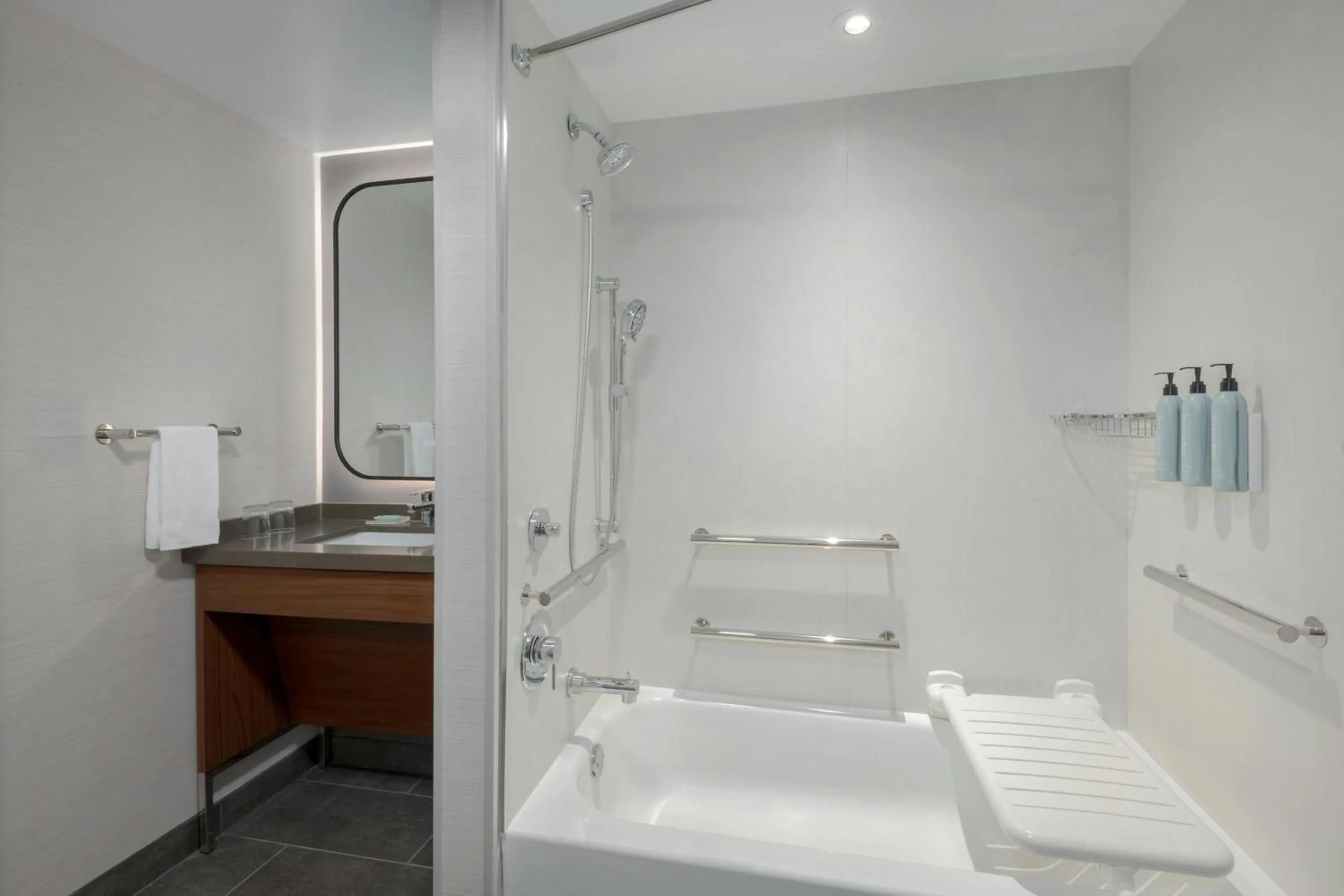 Bathroom in Courtyard by Marriott Athens Downtown