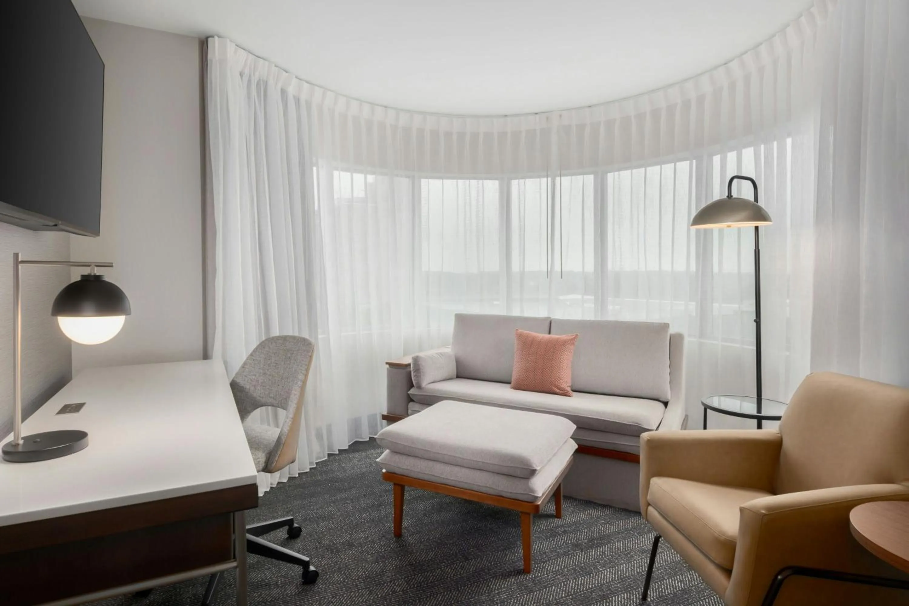 Living room in Courtyard by Marriott Athens Downtown