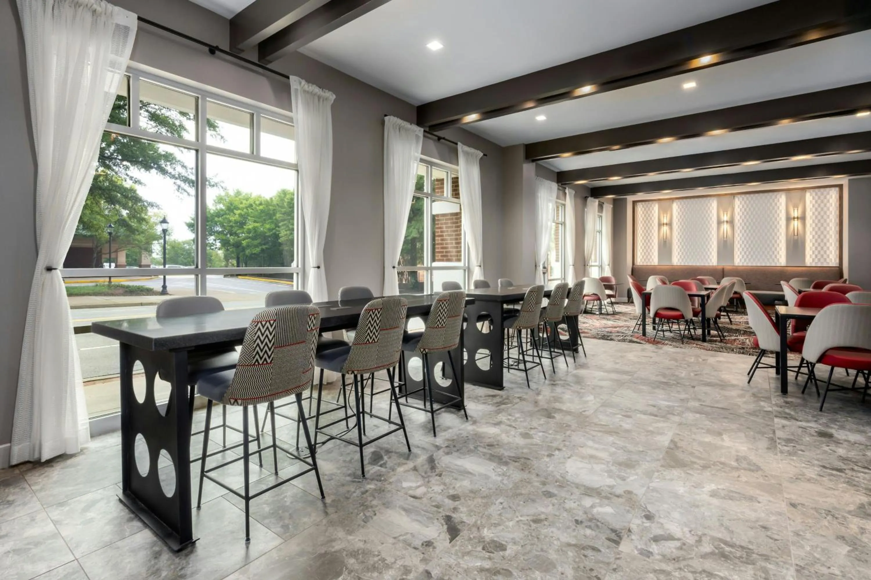 Restaurant/places to eat in Courtyard by Marriott Athens Downtown