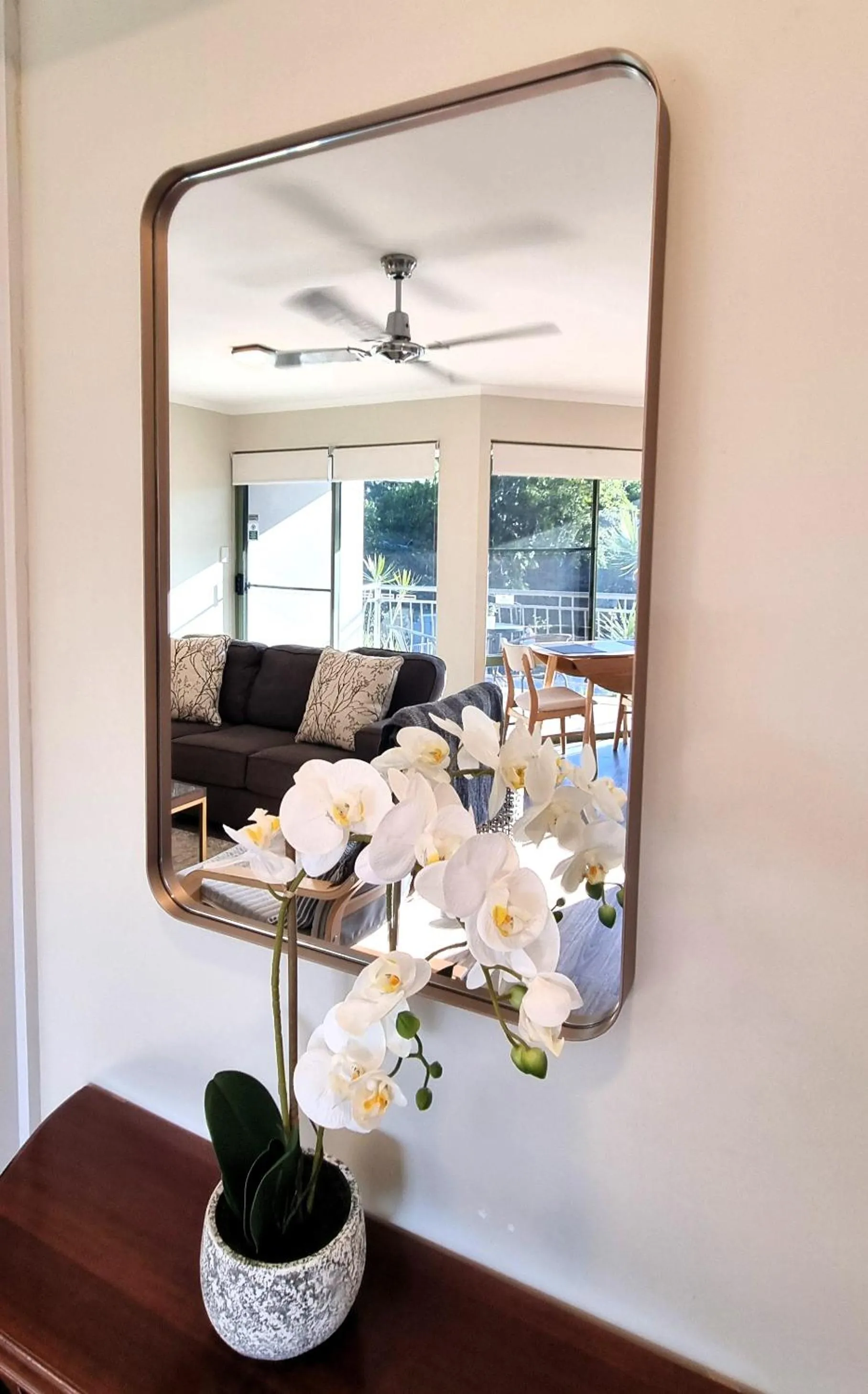 Living room in Noosa River Retreat Holiday Apartments