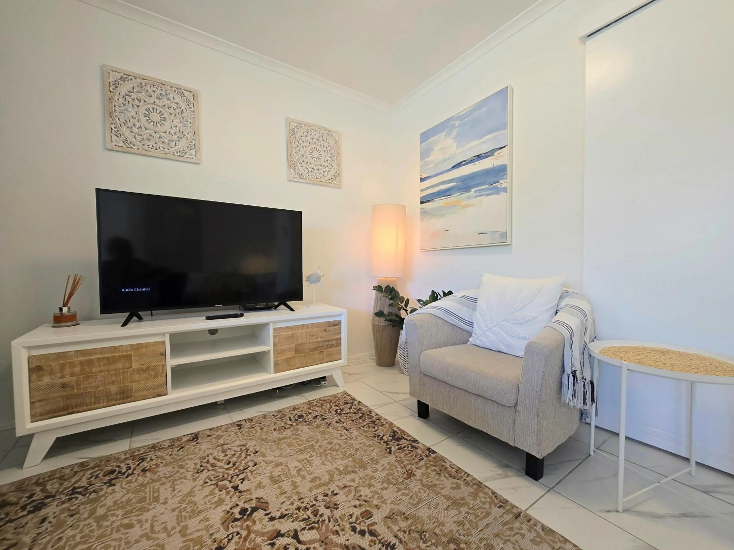 TV and multimedia in Noosa River Retreat Holiday Apartments
