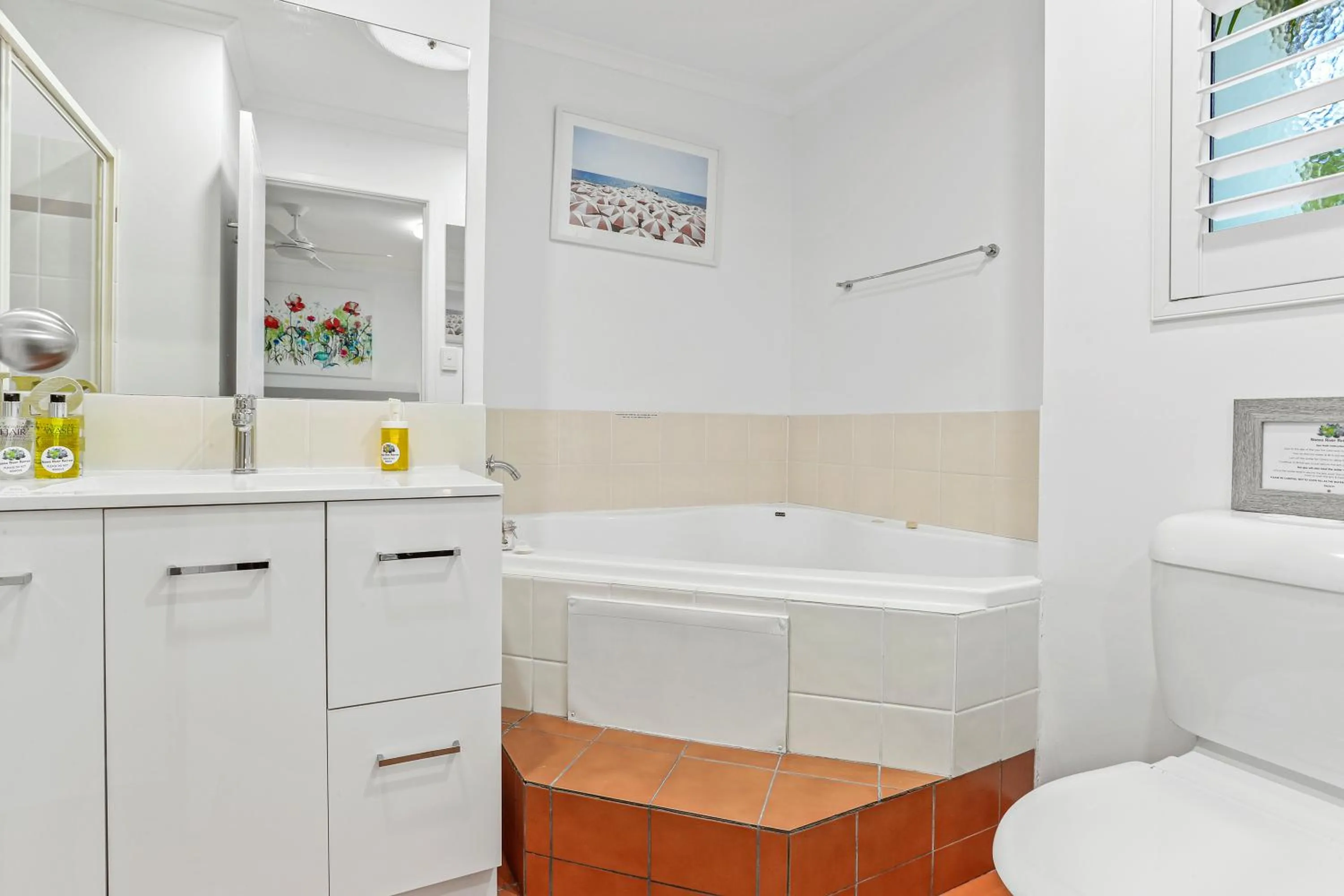 Bathroom in Noosa River Retreat Holiday Apartments