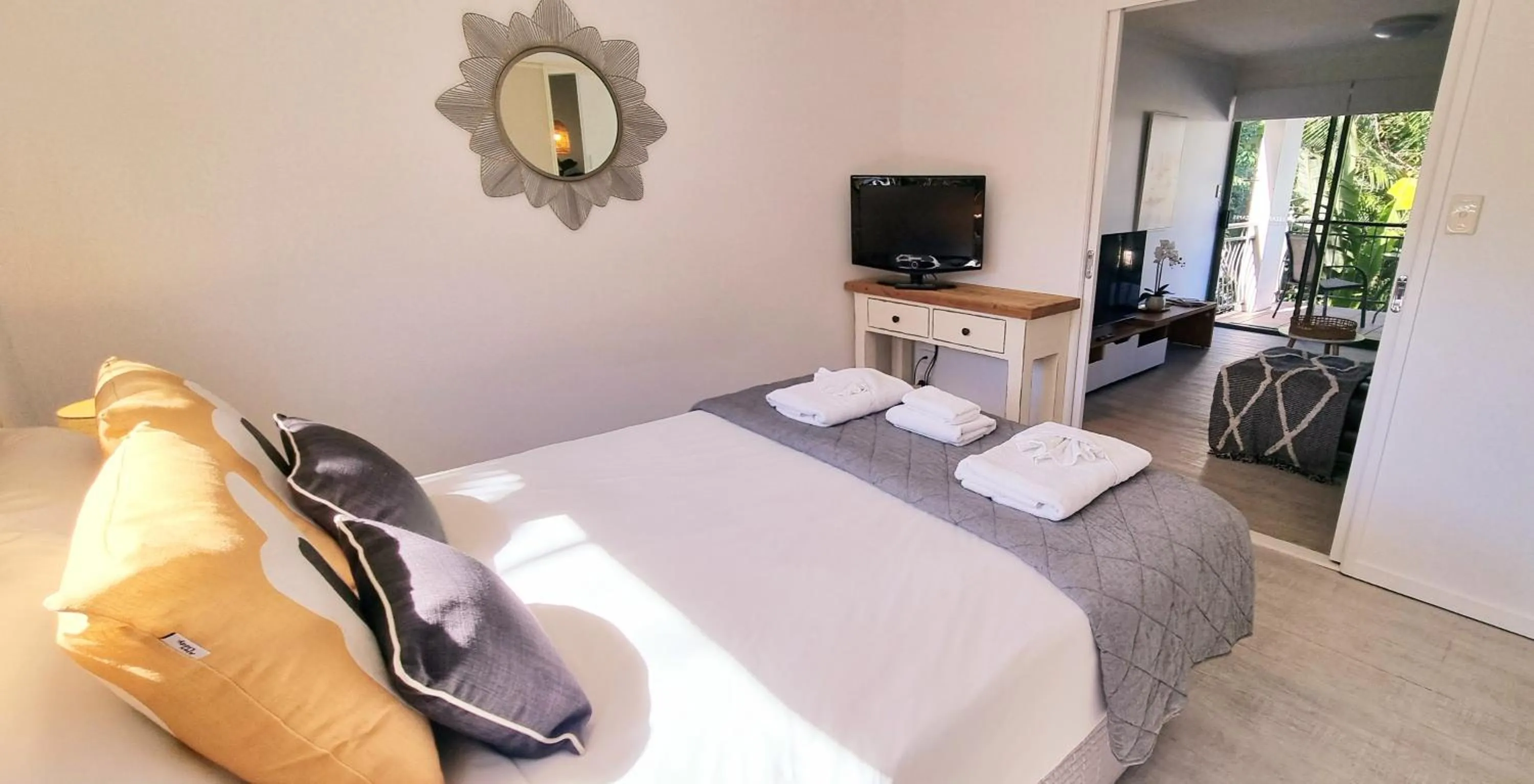 Bedroom, Bed in Noosa River Retreat Holiday Apartments