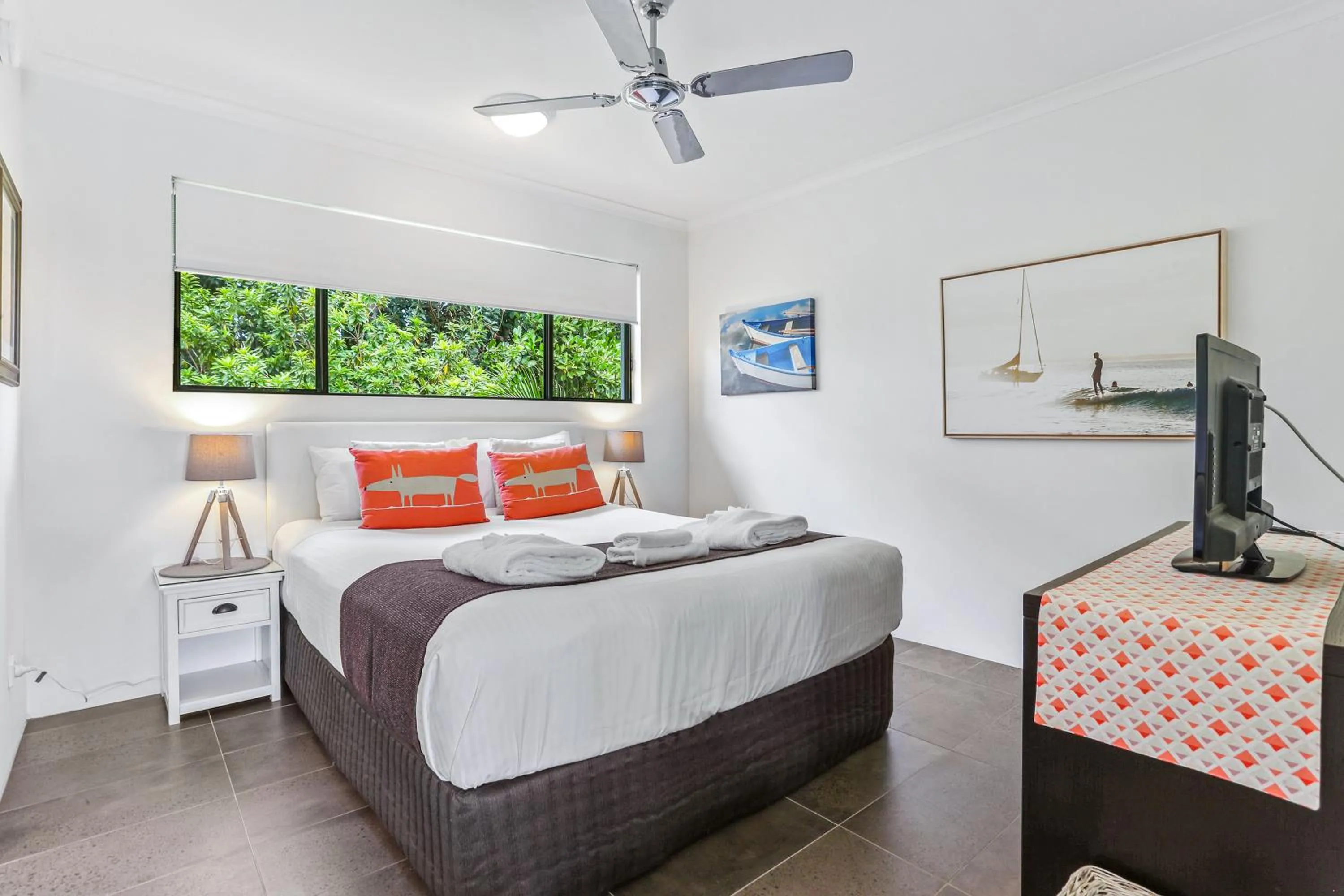 Bed in Noosa River Retreat Holiday Apartments