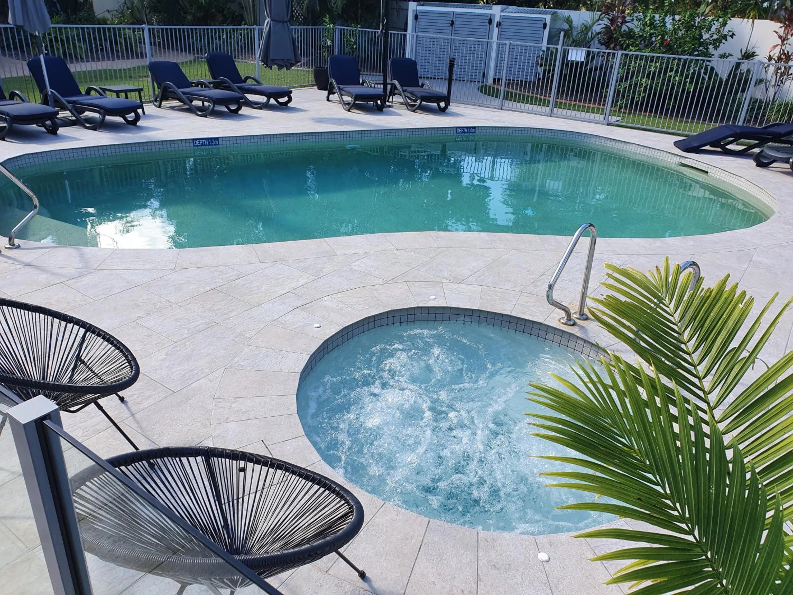 Hot Tub in Noosa River Retreat Holiday Apartments