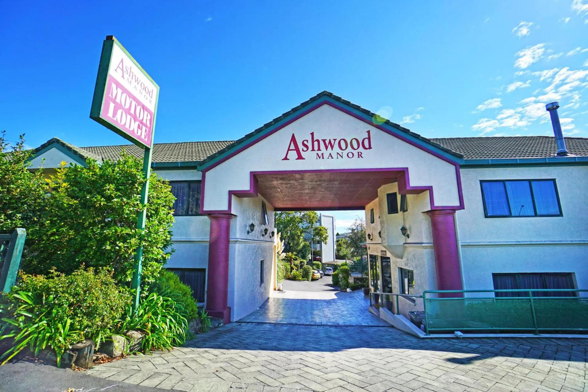 Property building in Ashwood Manor Motor Lodge
