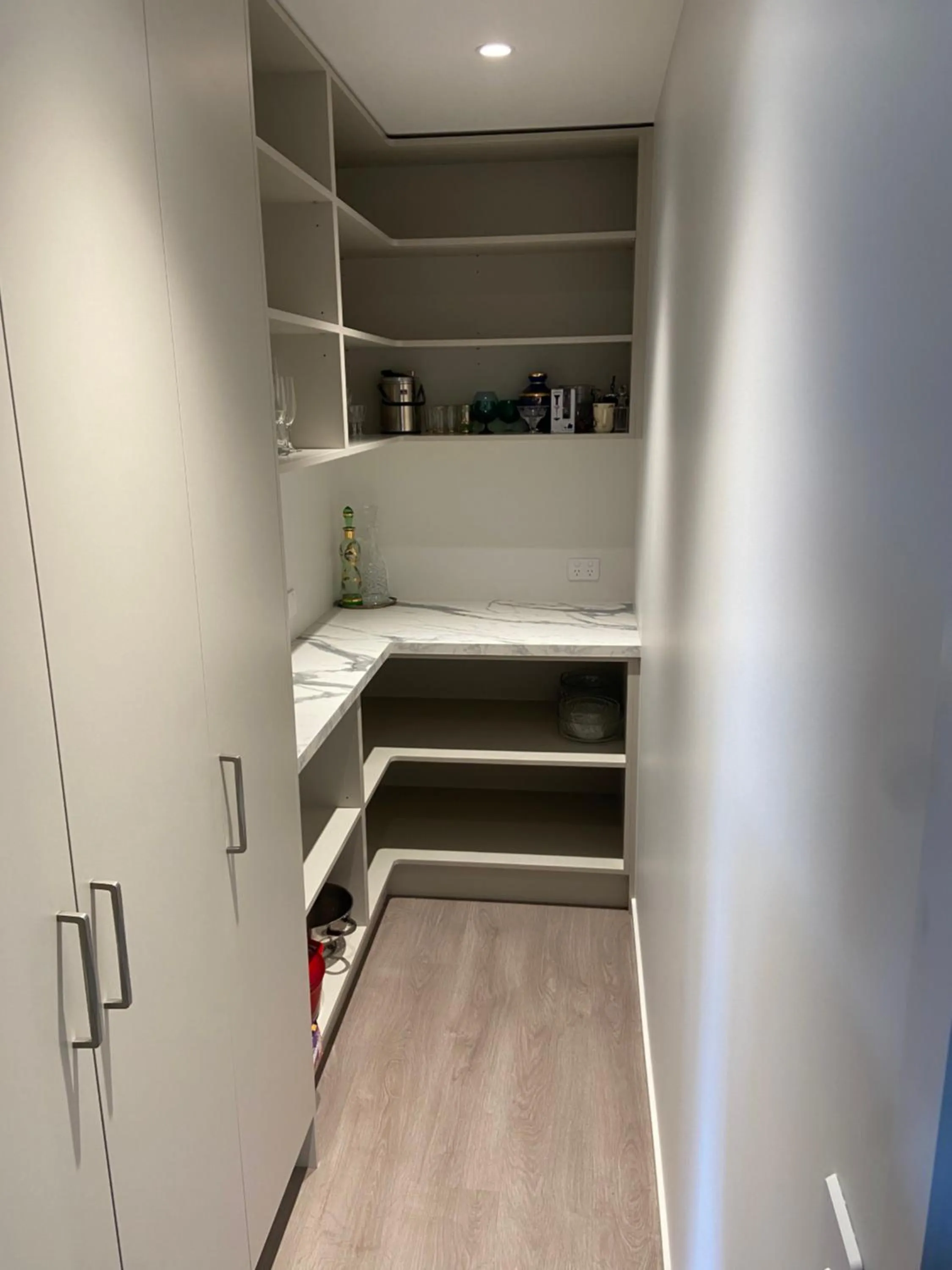 wardrobe, Bed in Red Tussock Motel