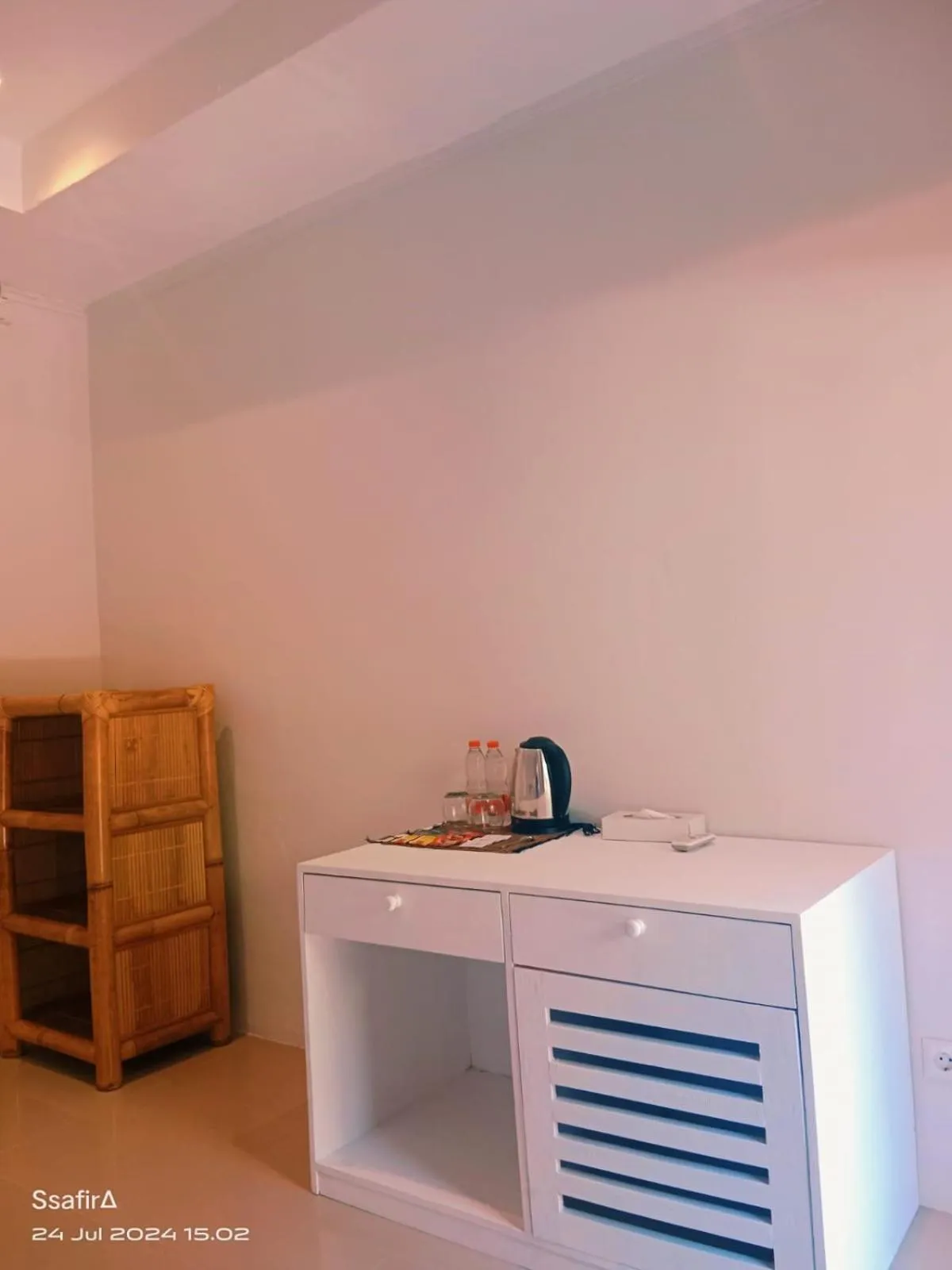 room service in Living Trawangan Hotel