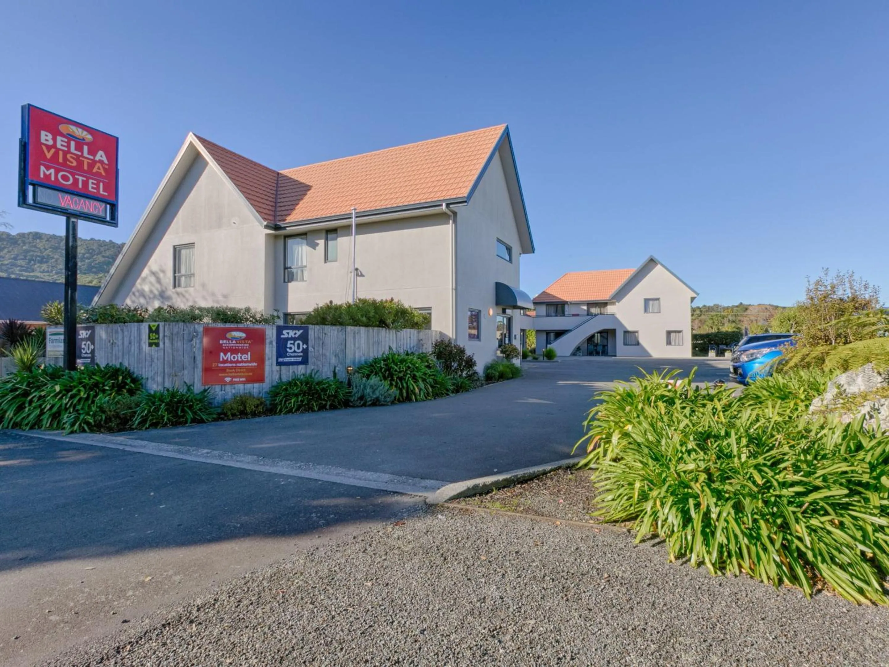 Property building in Bella Vista Motel Greymouth
