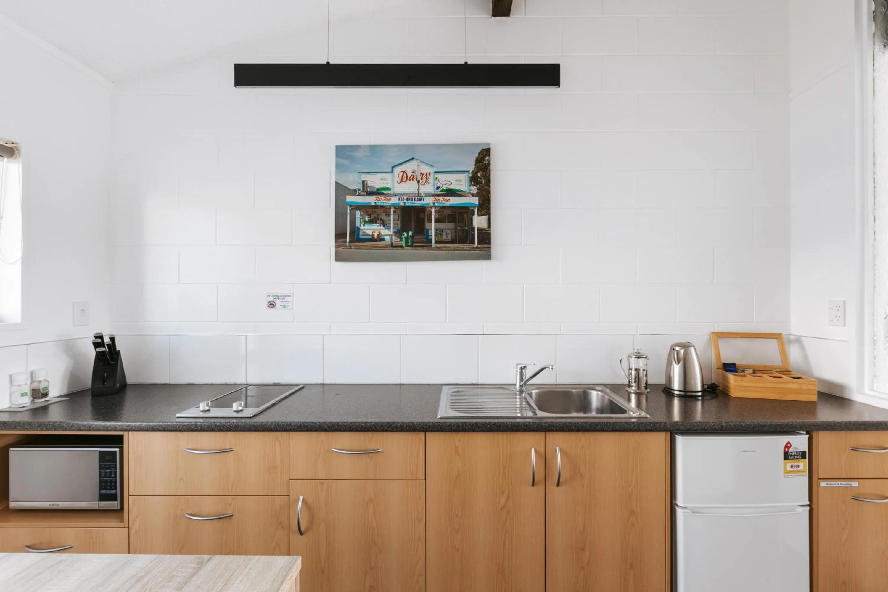 Cobblestone Court Motel - Wenzel Motels