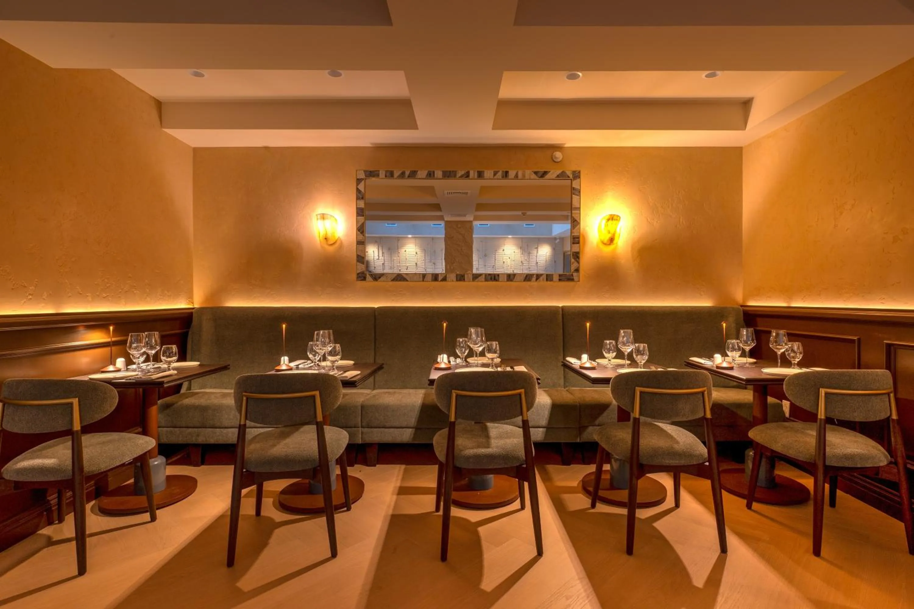 Restaurant/places to eat in Four Points by Sheraton Manhattan SoHo Village