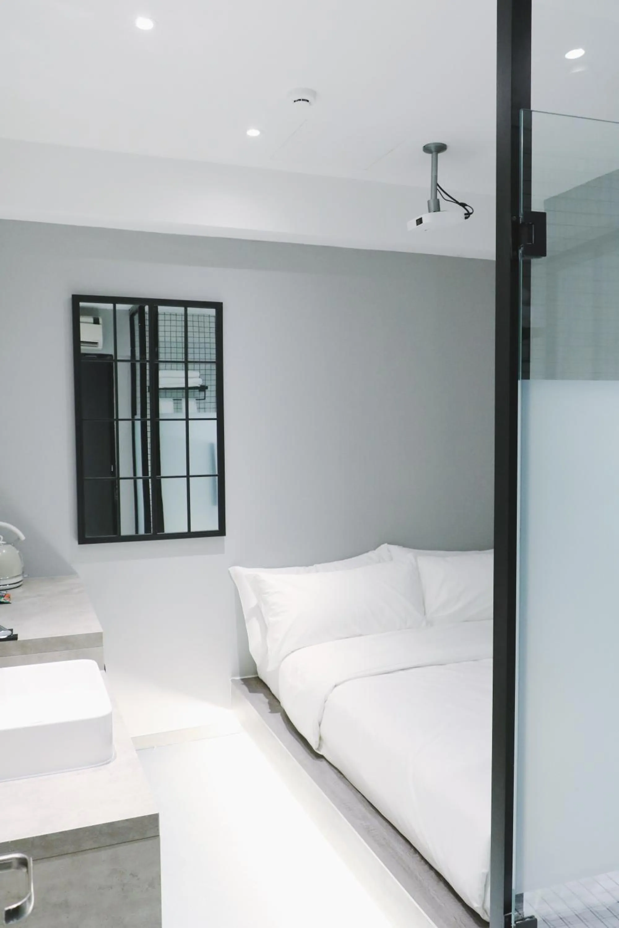 bunk bed, Bed in Rest Chinatown Hotel