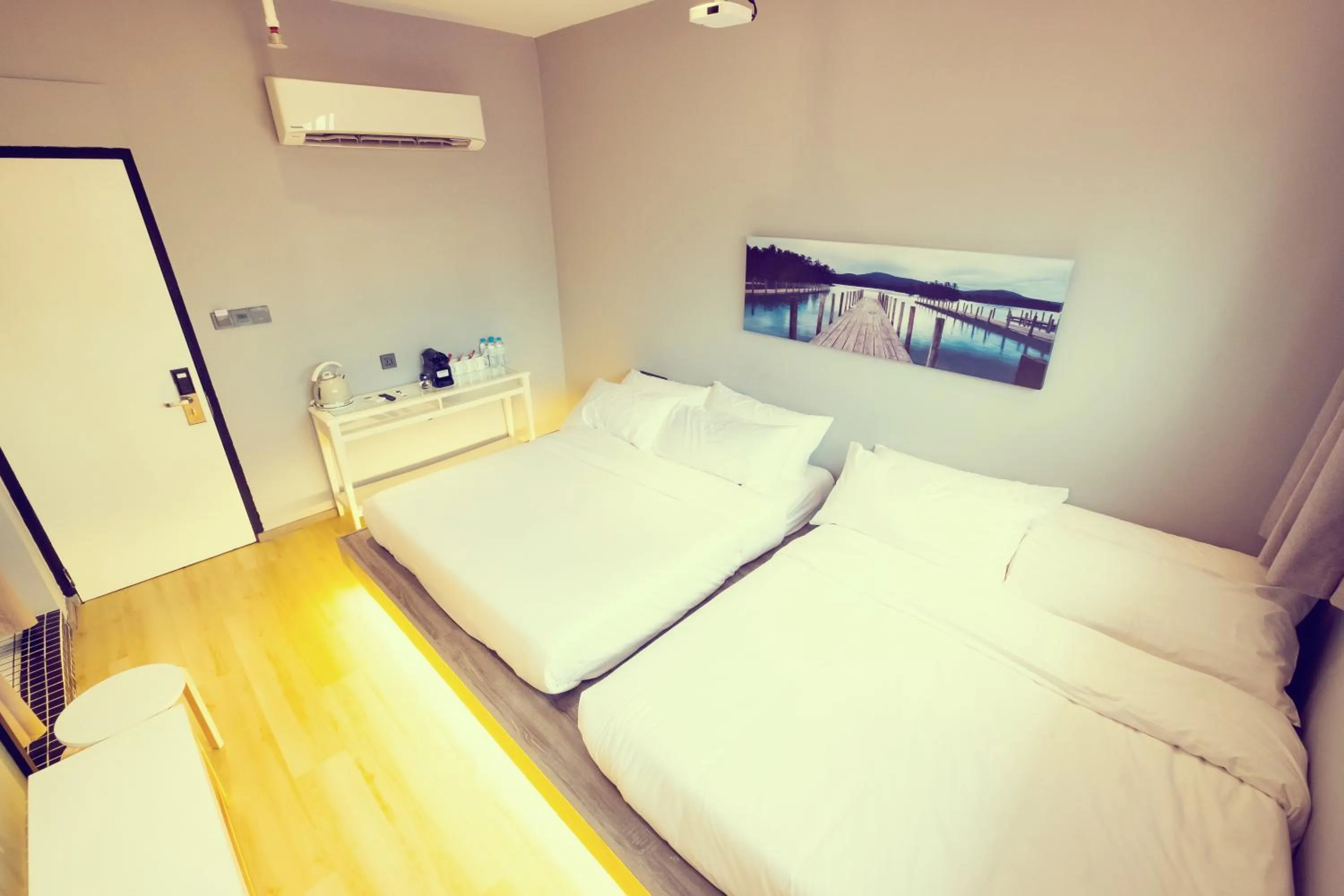 Bed in Hotel 1888 Collection