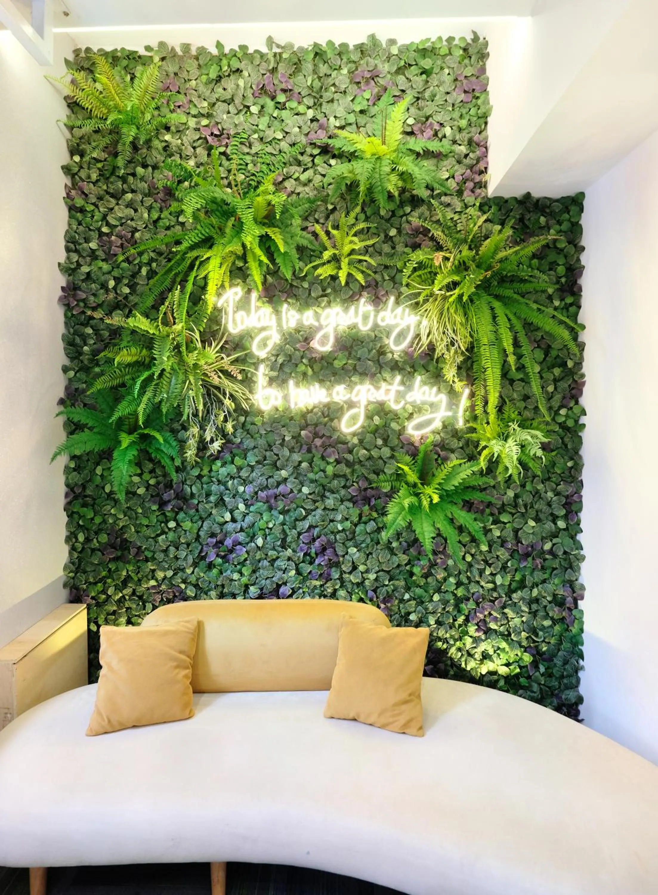 Lobby or reception in Rest Chinatown Hotel