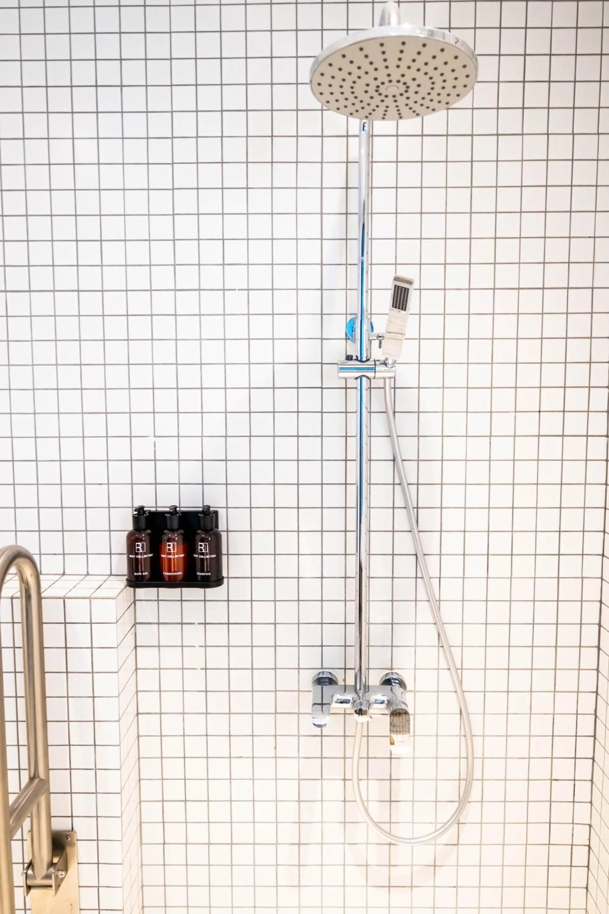 Bathroom in Rest Chinatown Hotel