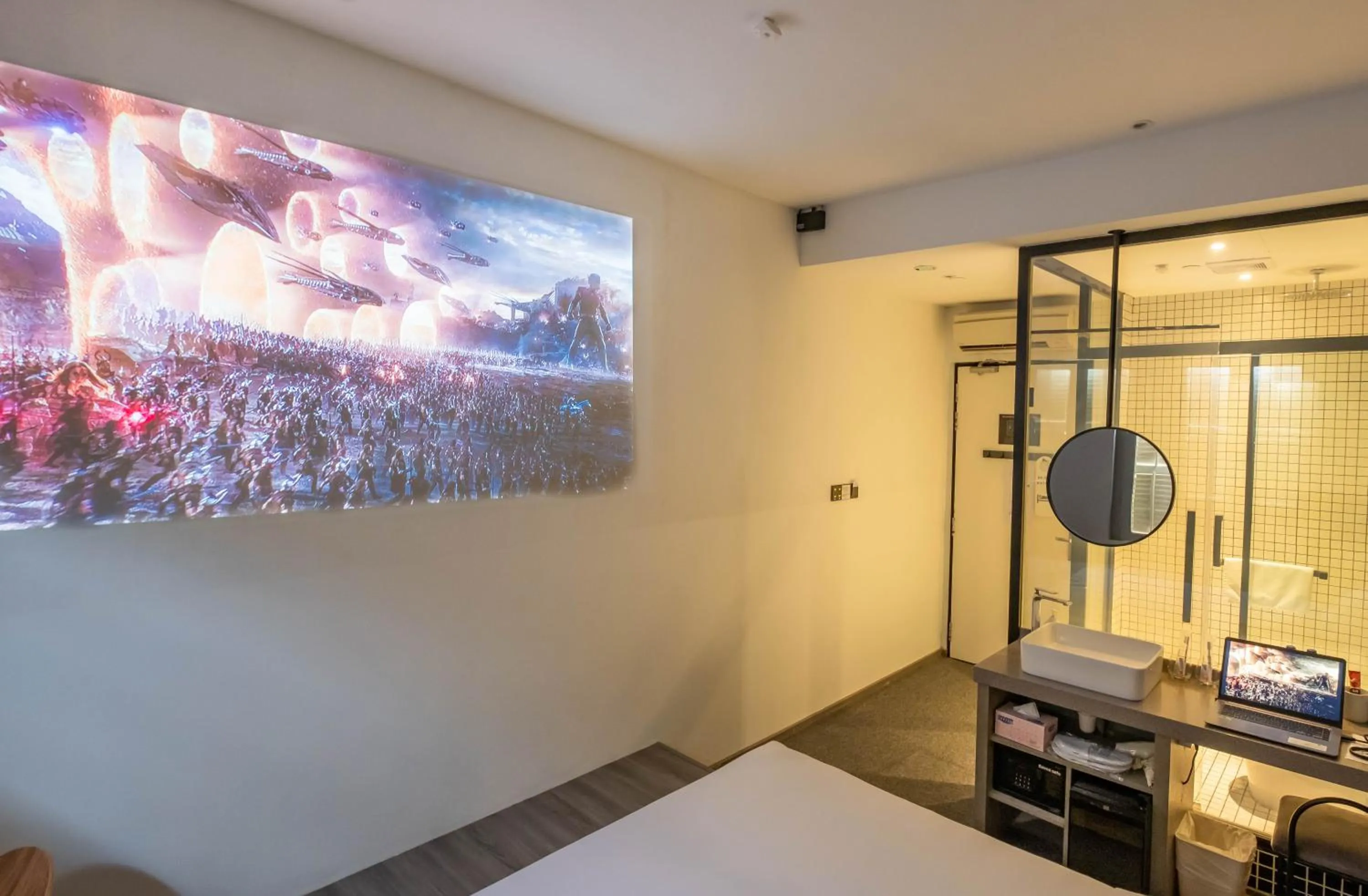 TV and multimedia in Rest Chinatown Hotel