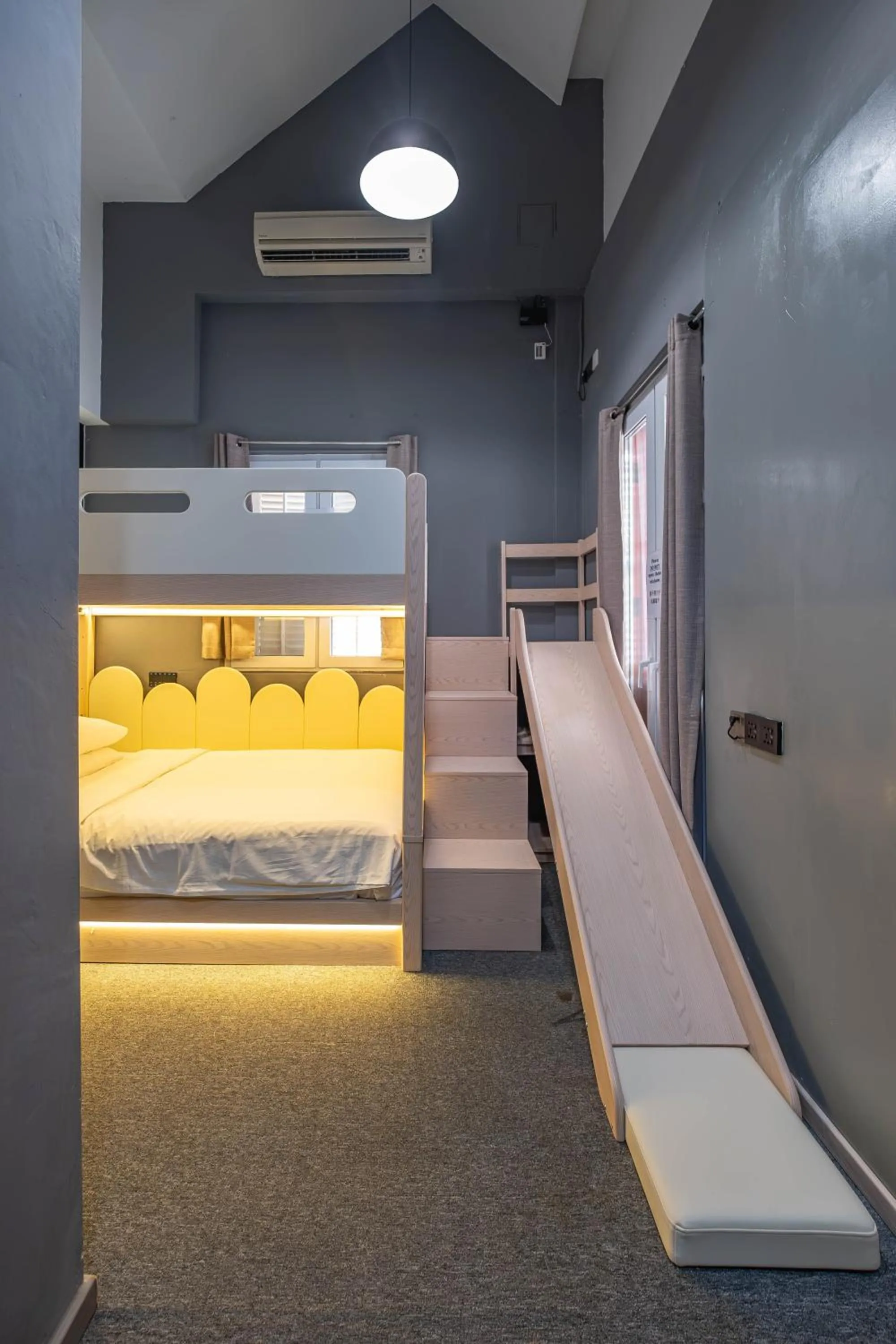 Bedroom, Bed in Rest Chinatown Hotel