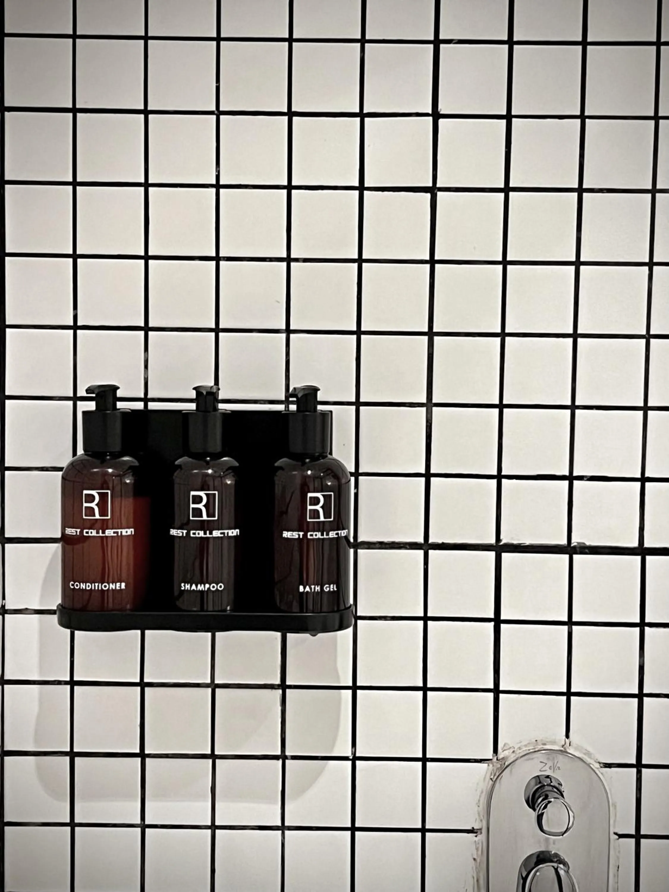 Bathroom in Rest Chinatown Hotel