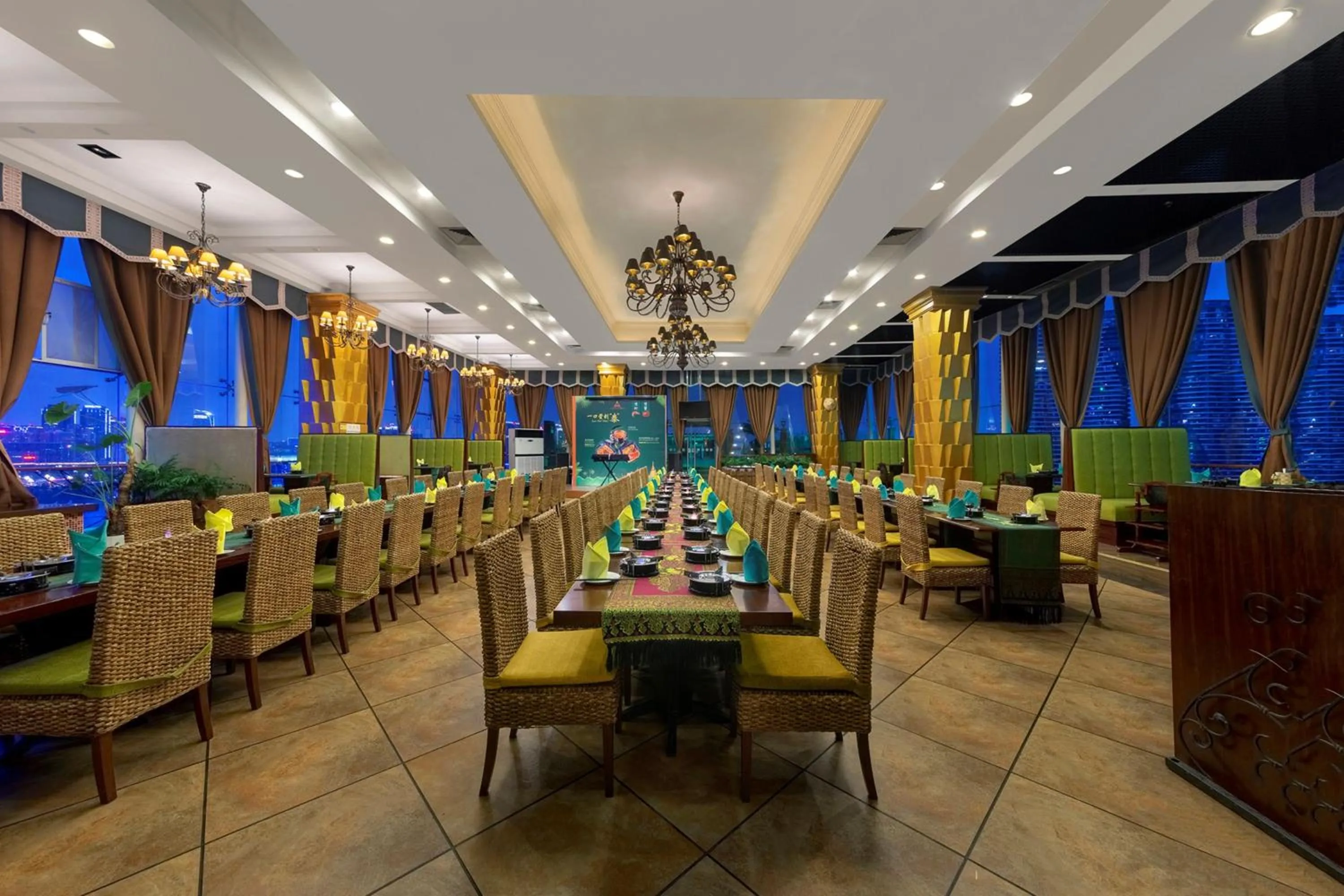 Restaurant/places to eat in Holiday Inn Chengdu Century City West, an IHG Hotel