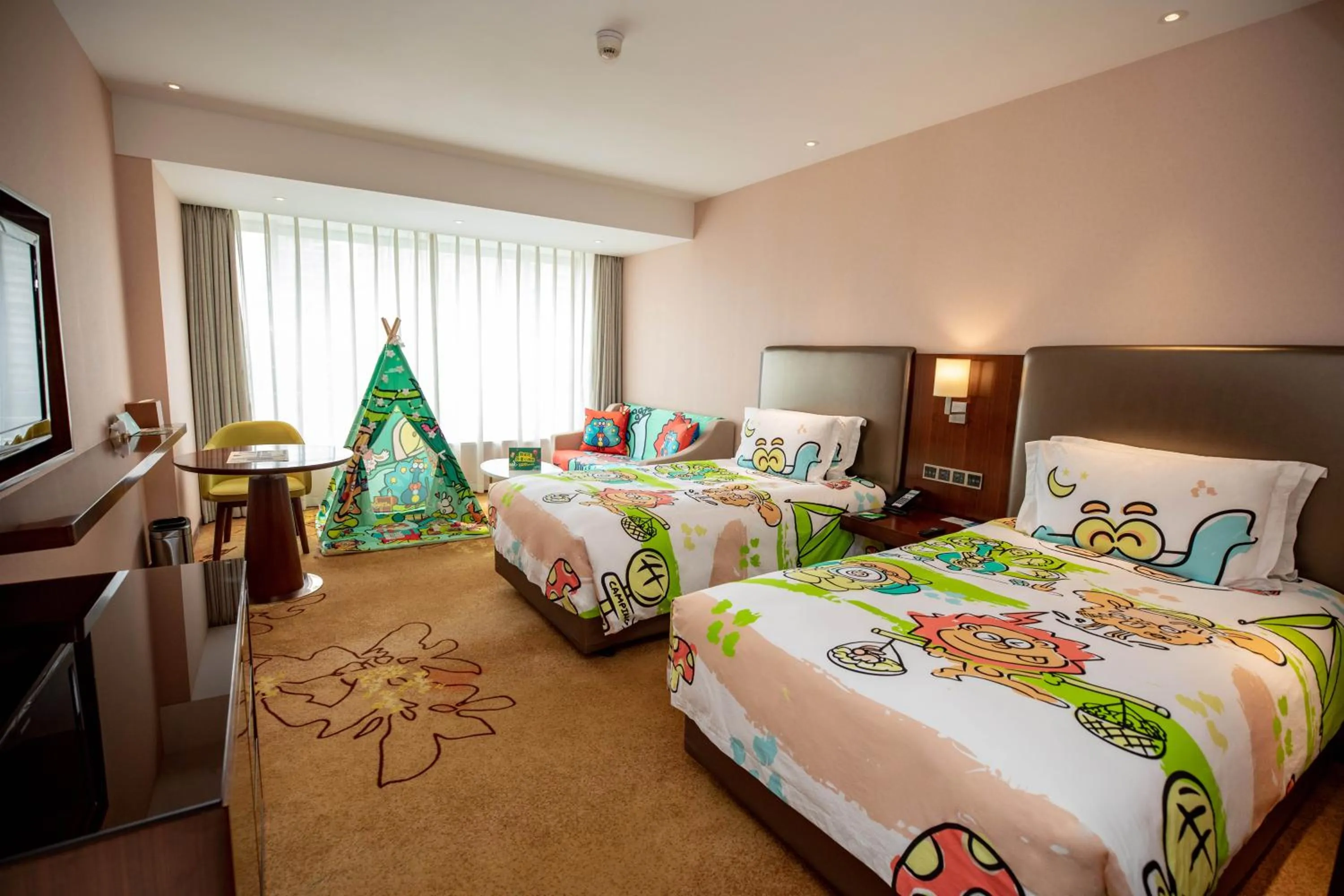 Bedroom, Bed in Holiday Inn Chengdu Century City West, an IHG Hotel