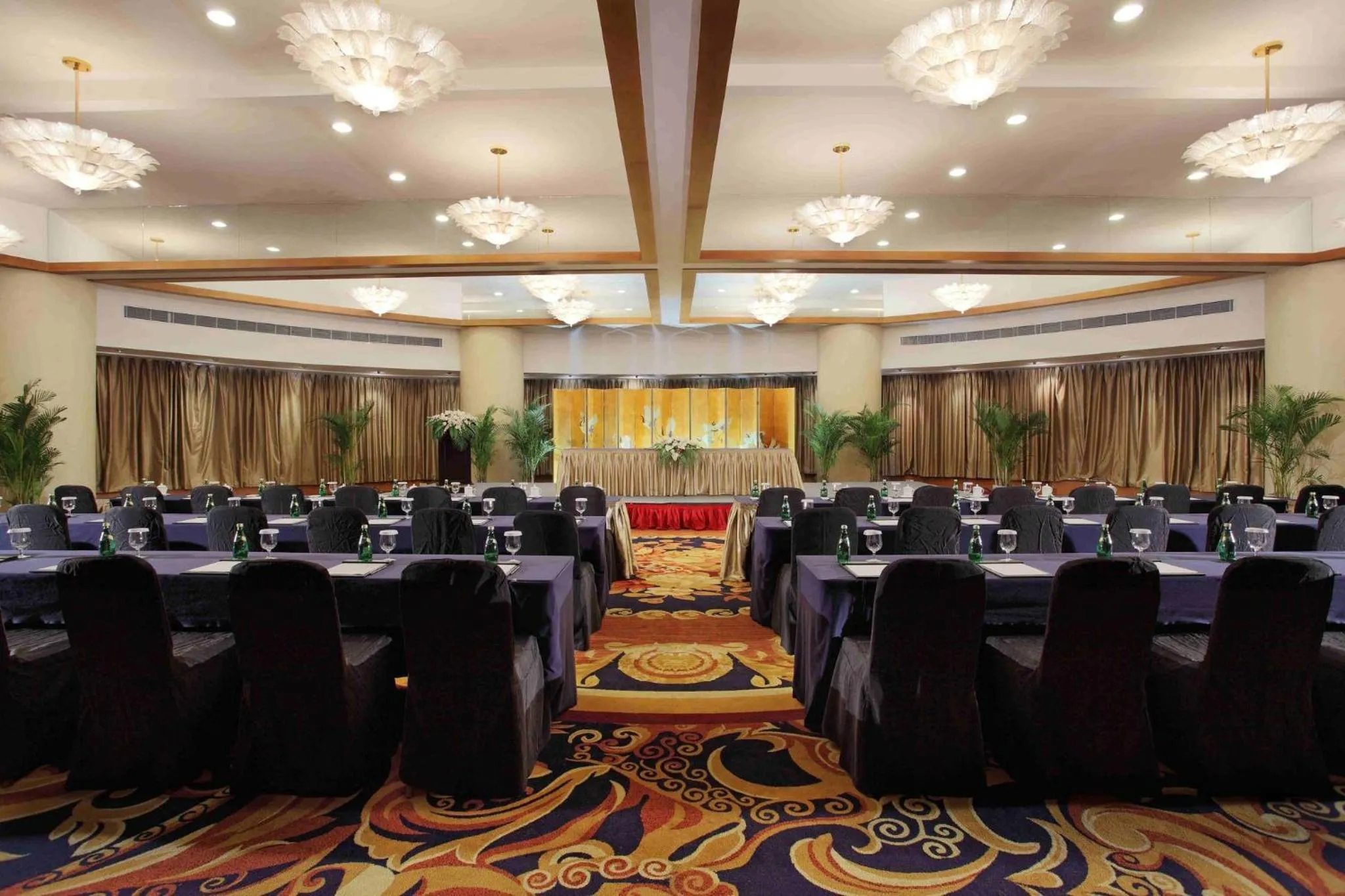 Meeting/conference room in Holiday Inn Chengdu Century City West, an IHG Hotel