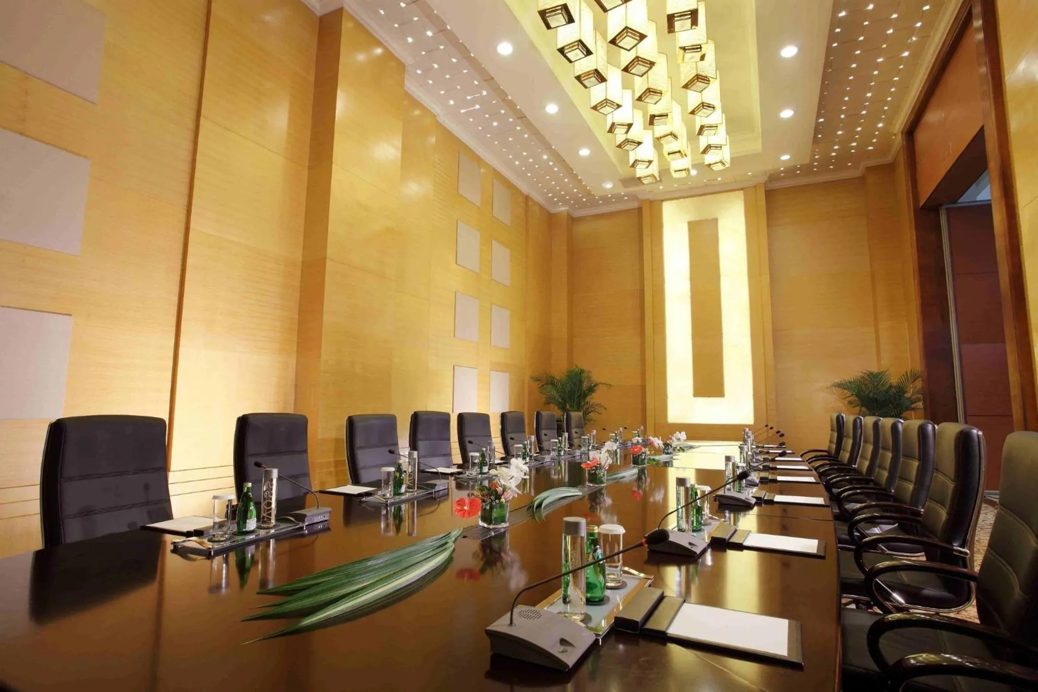 Meeting/conference room in Holiday Inn Chengdu Century City West, an IHG Hotel