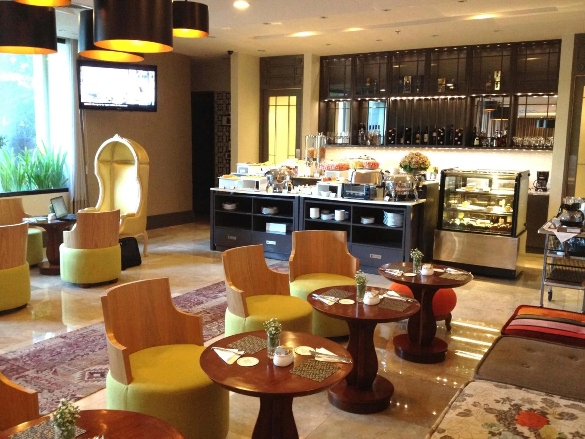 Restaurant/places to eat in Parque España Residence Hotel