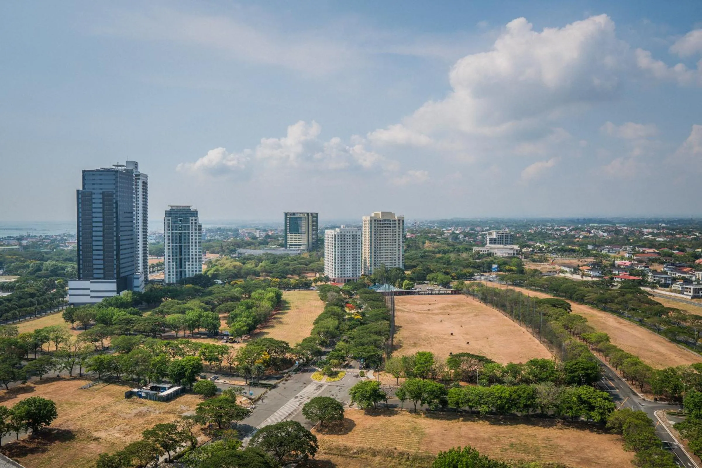 Quiet street view in Parque España Residence Hotel