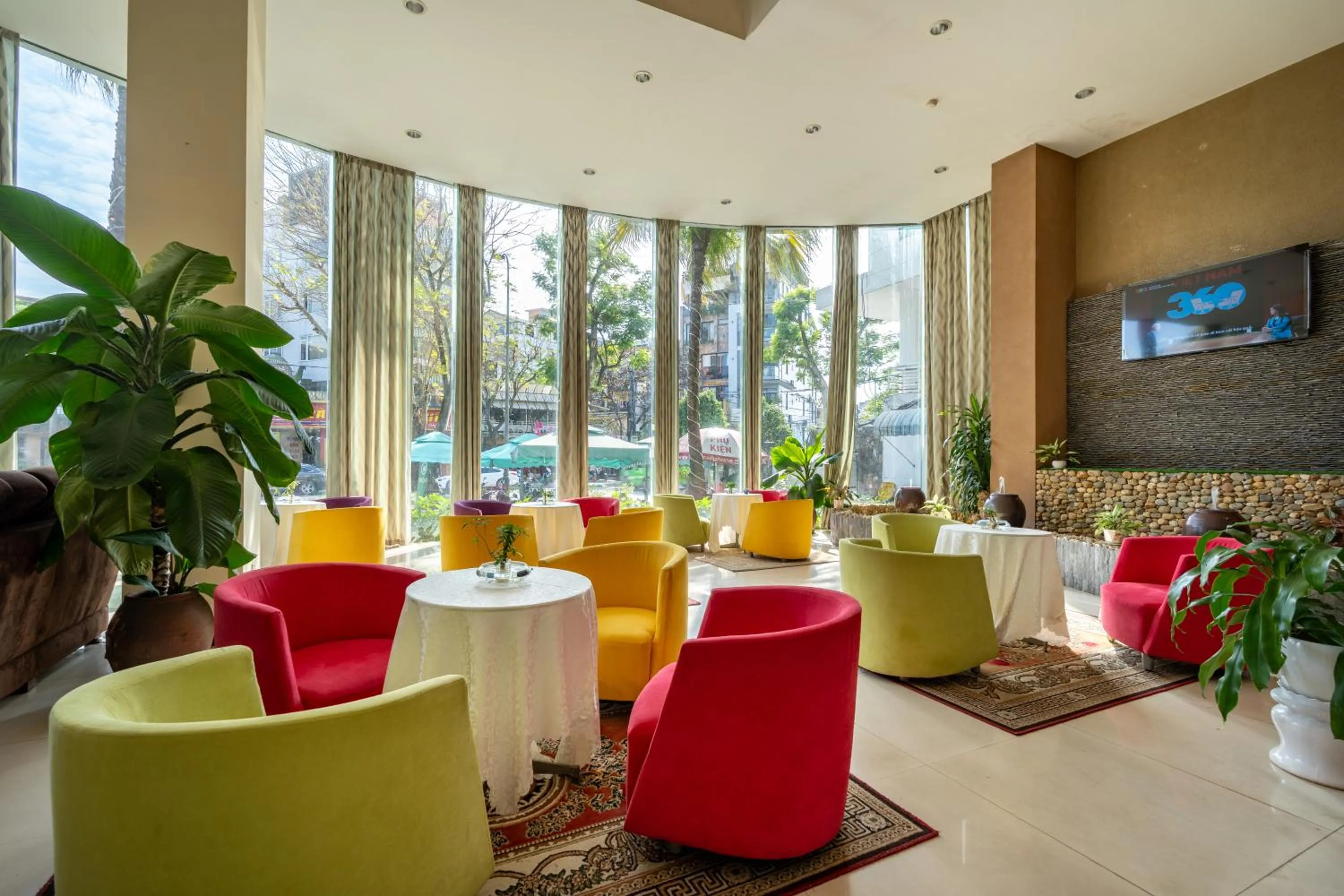 Lobby or reception in Mondial Hotel Hue