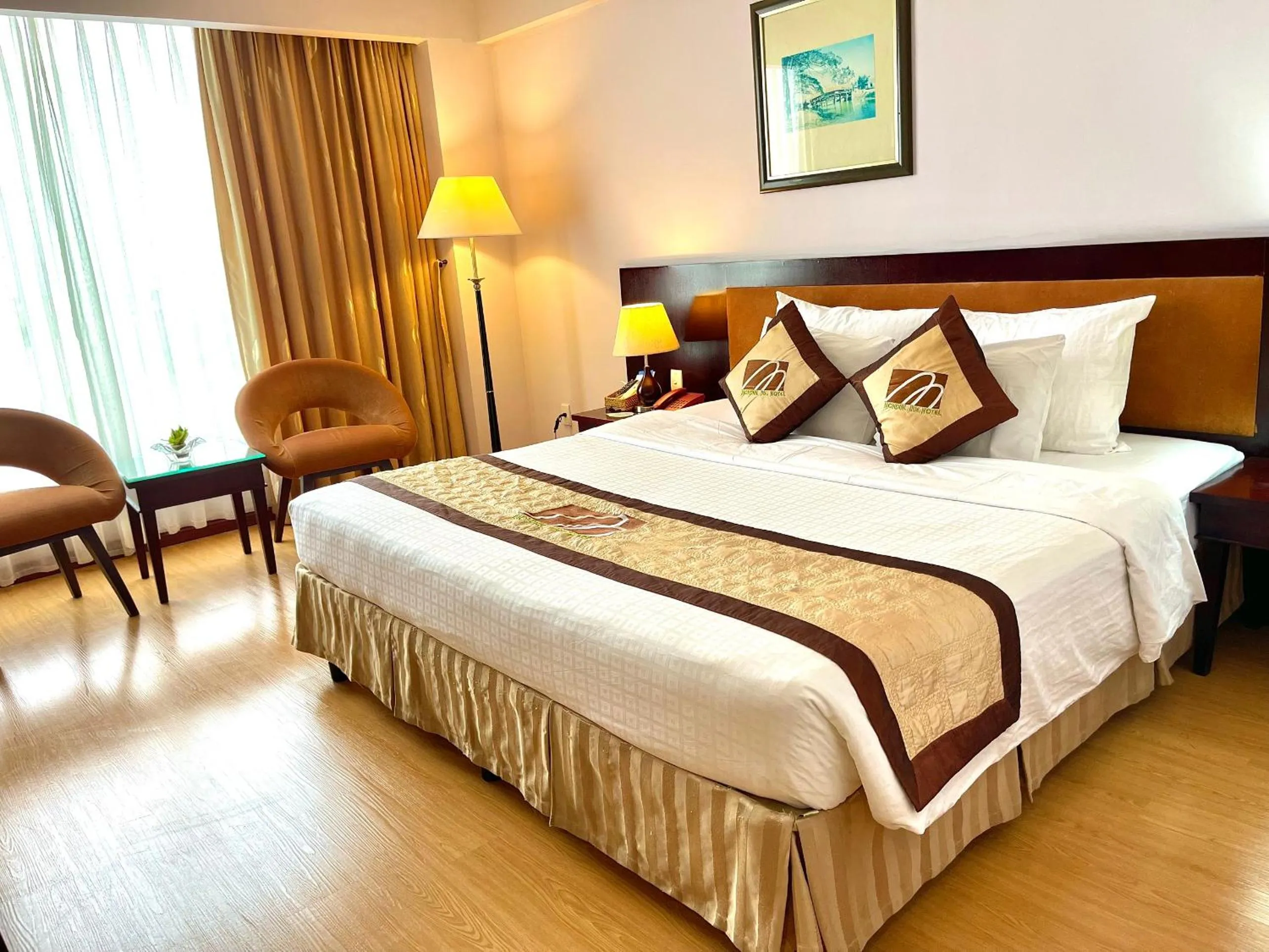 Bed in Mondial Hotel Hue